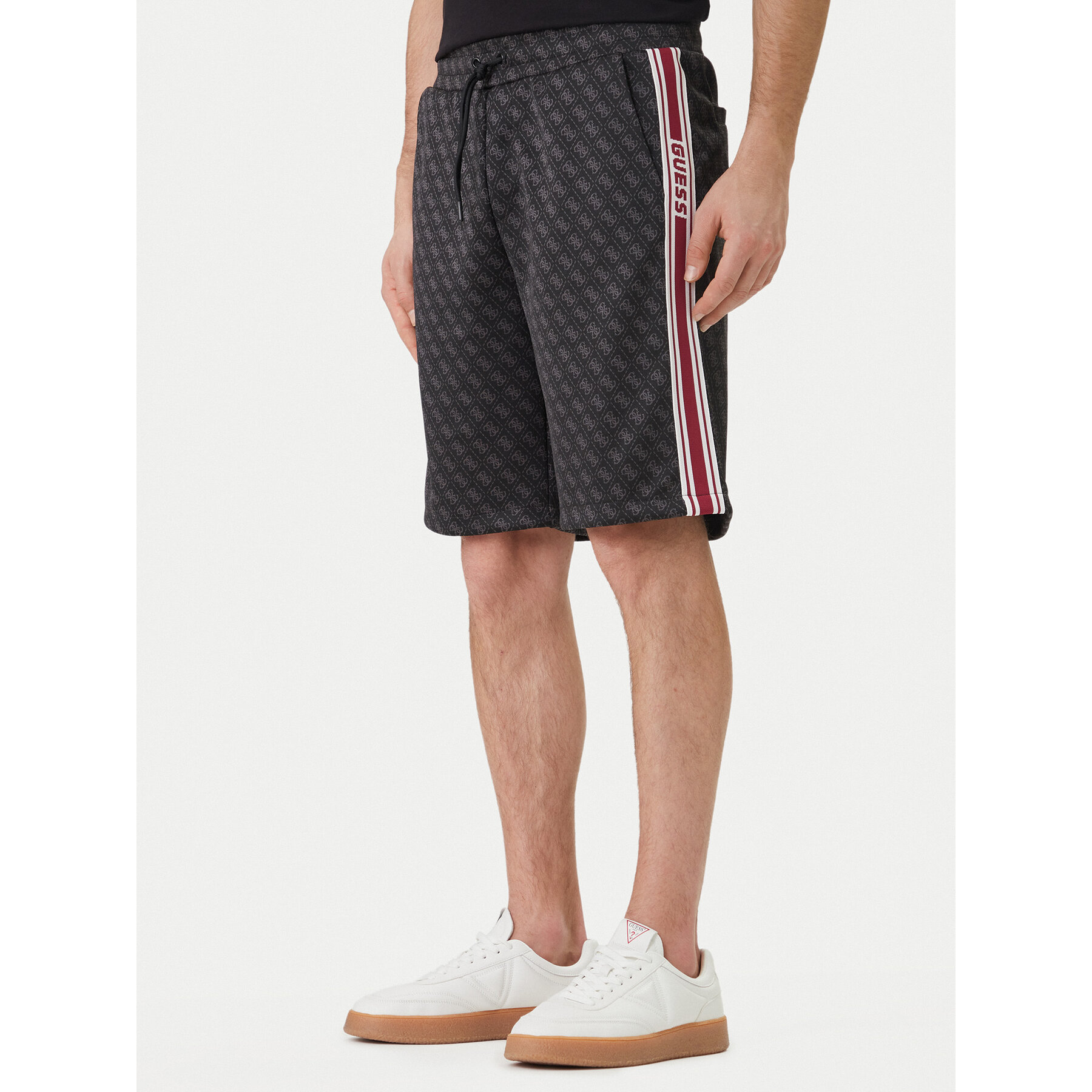 Guess Sportshorts Z6GD12 K3220 Schwarz Regular Fit