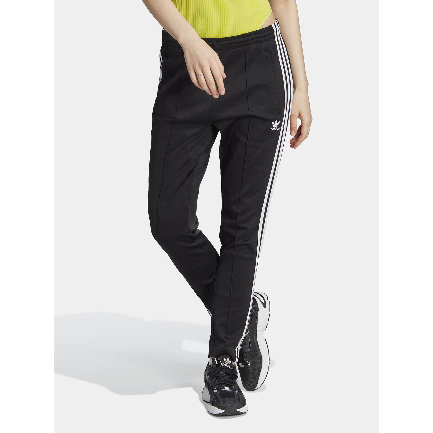 adidas Jogginghose adicolor SST IK6600 Schwarz Slim Fit