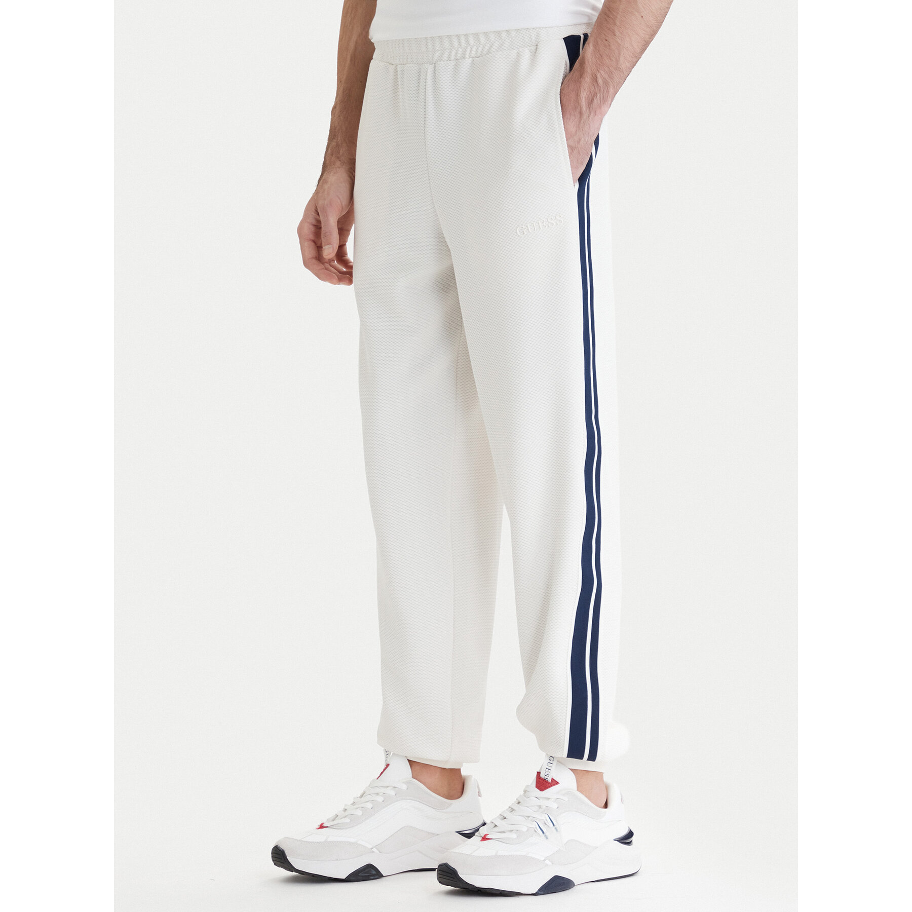 Guess Jogginghose Z6GB11 K3202 Weiß Regular Fit
