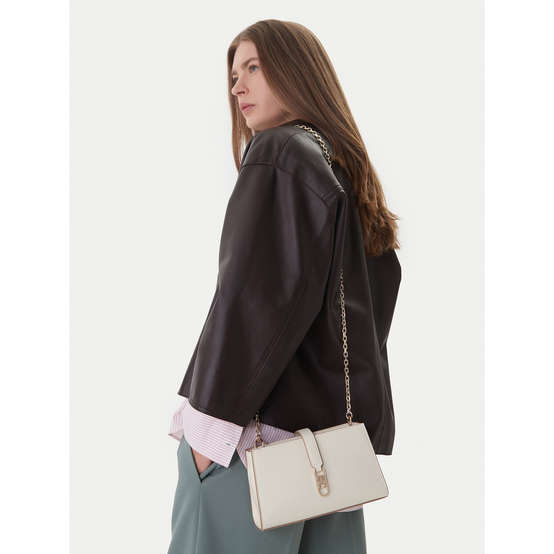 Geantă Tommy Hilfiger Th Libre Chain Crossover AW0AW18614 Bej