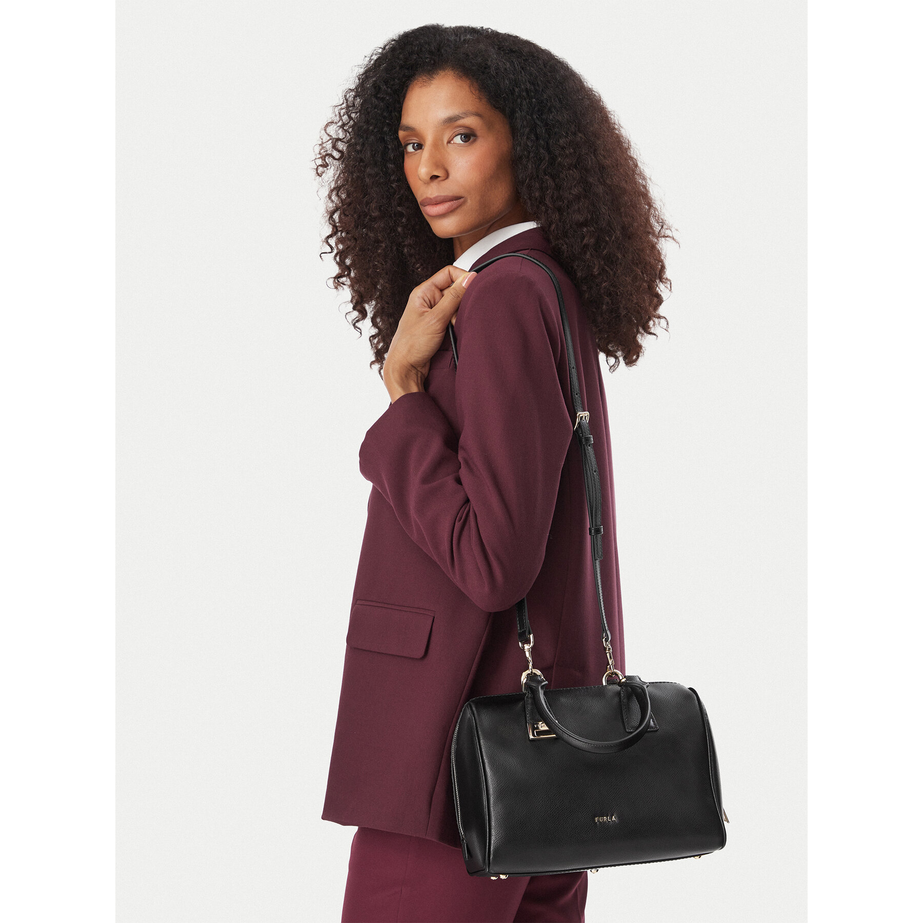 Дамска чанта Furla WB02148 A.0023 O6000 Черен
