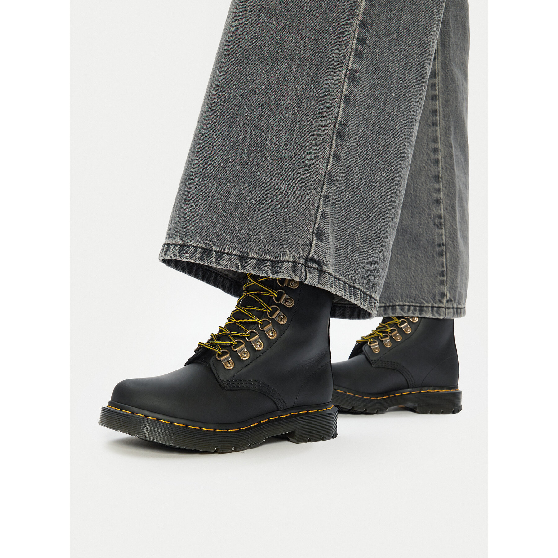 Marte Dr. Martens 1460 Pascal 27007001 Crna