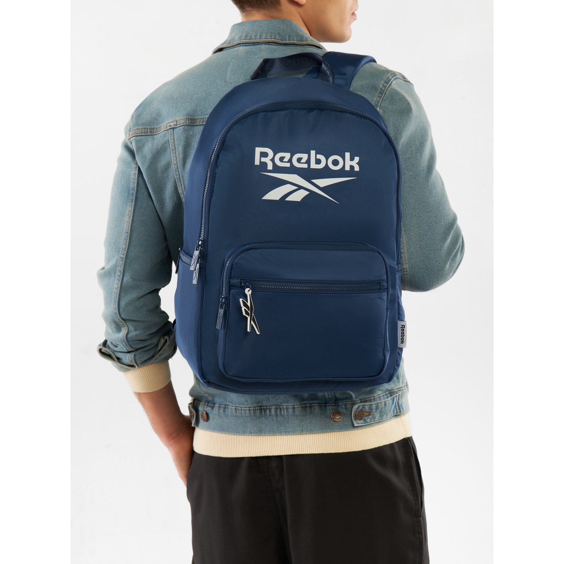 Nahrbtnik Reebok RBK-044-CCC-05 Mornarsko modra