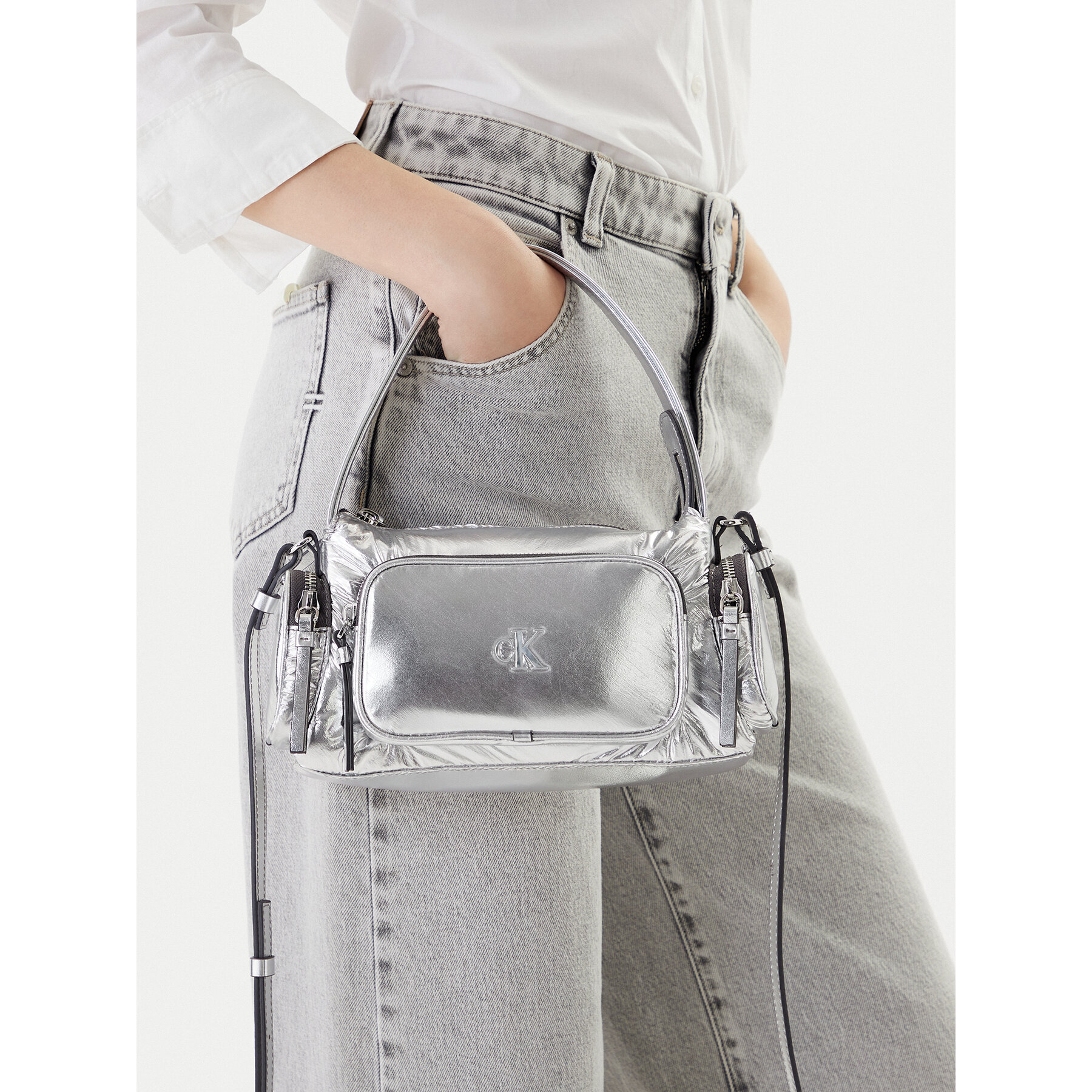 Τσάντα Calvin Klein Pocket Silver Nylon Small Bag LV04F3443G Ασημί