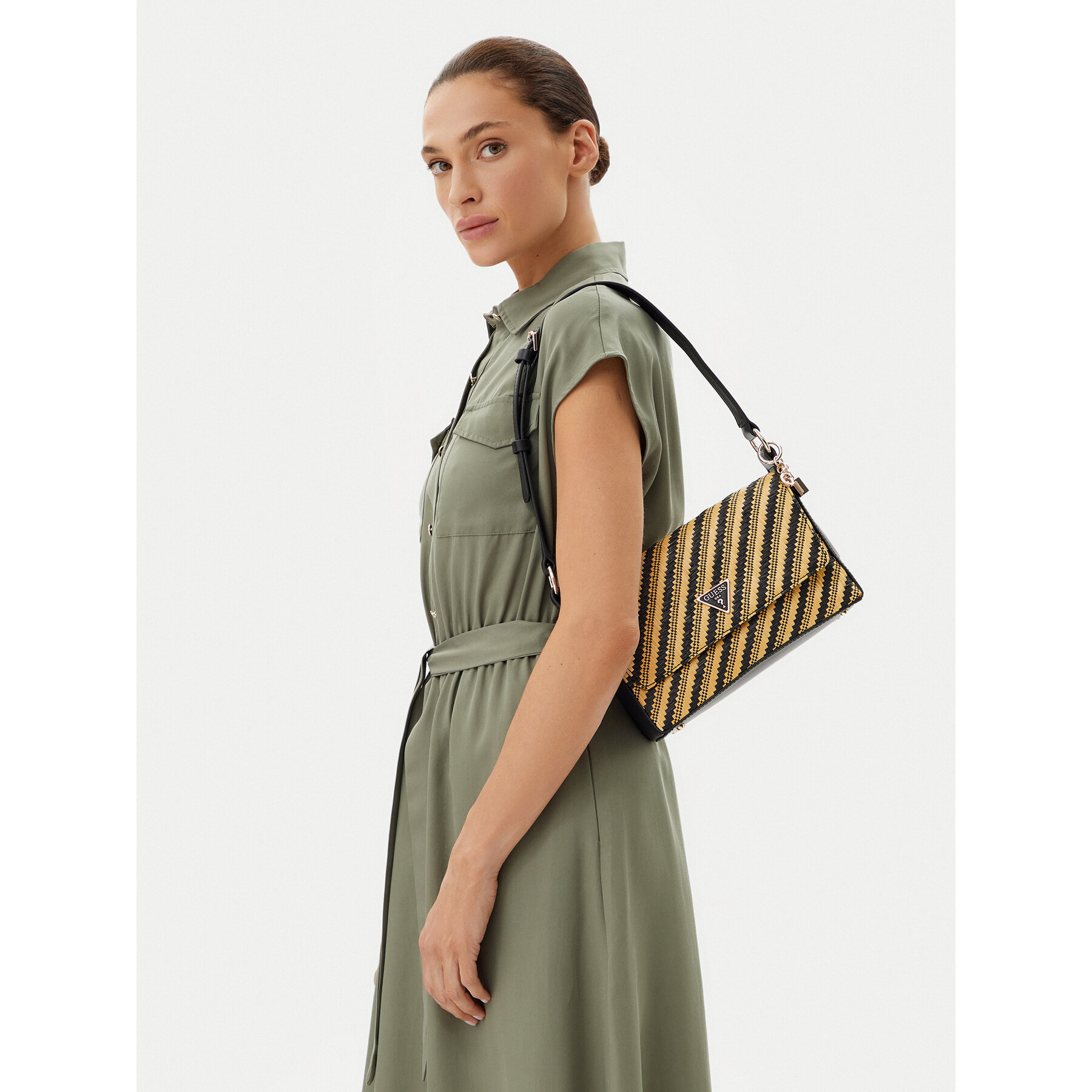 Дамска чанта Guess HWWG92 10190 Черен