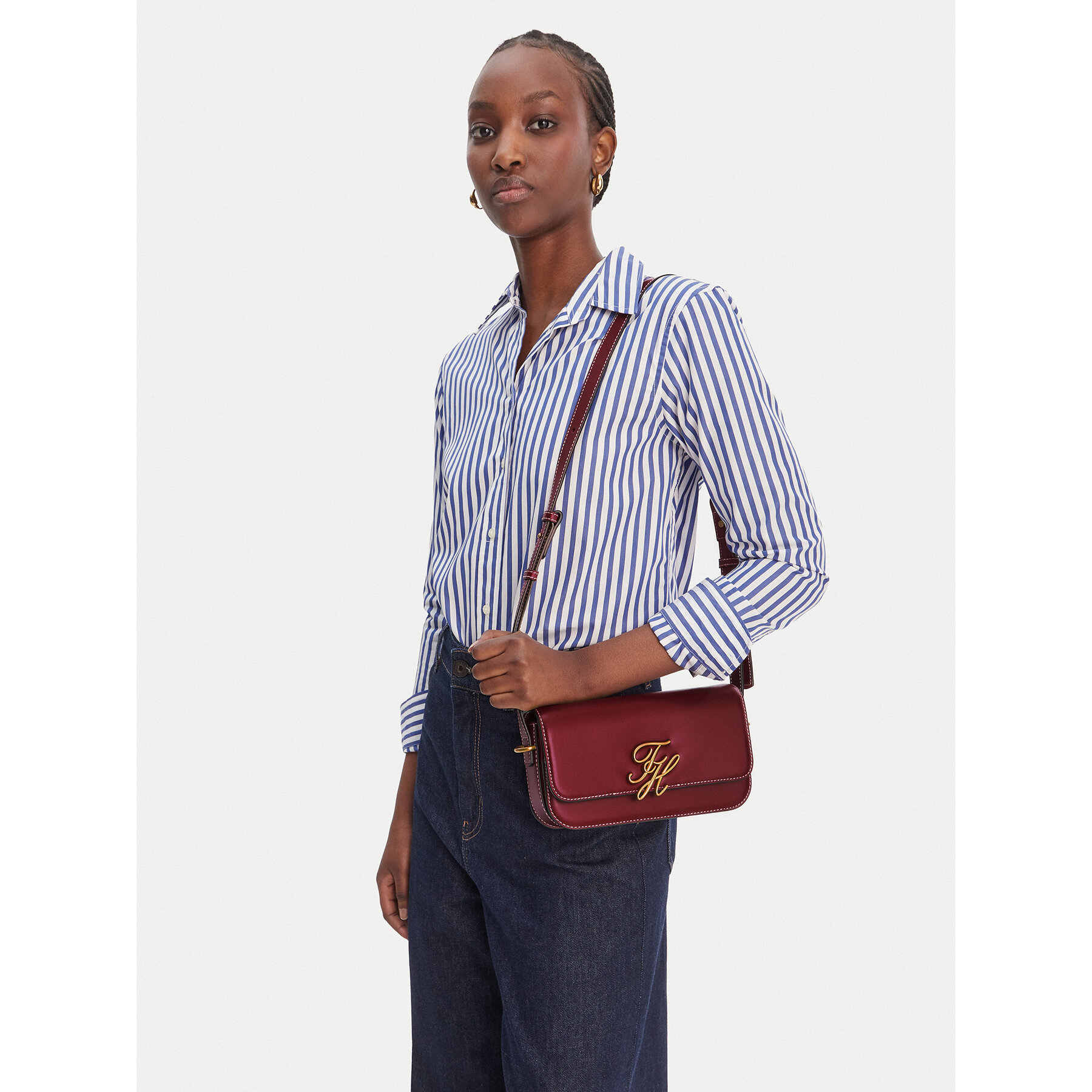 Torbica Tommy Hilfiger Th Script Flap Crossover AW0AW18399 Tamnocrvena