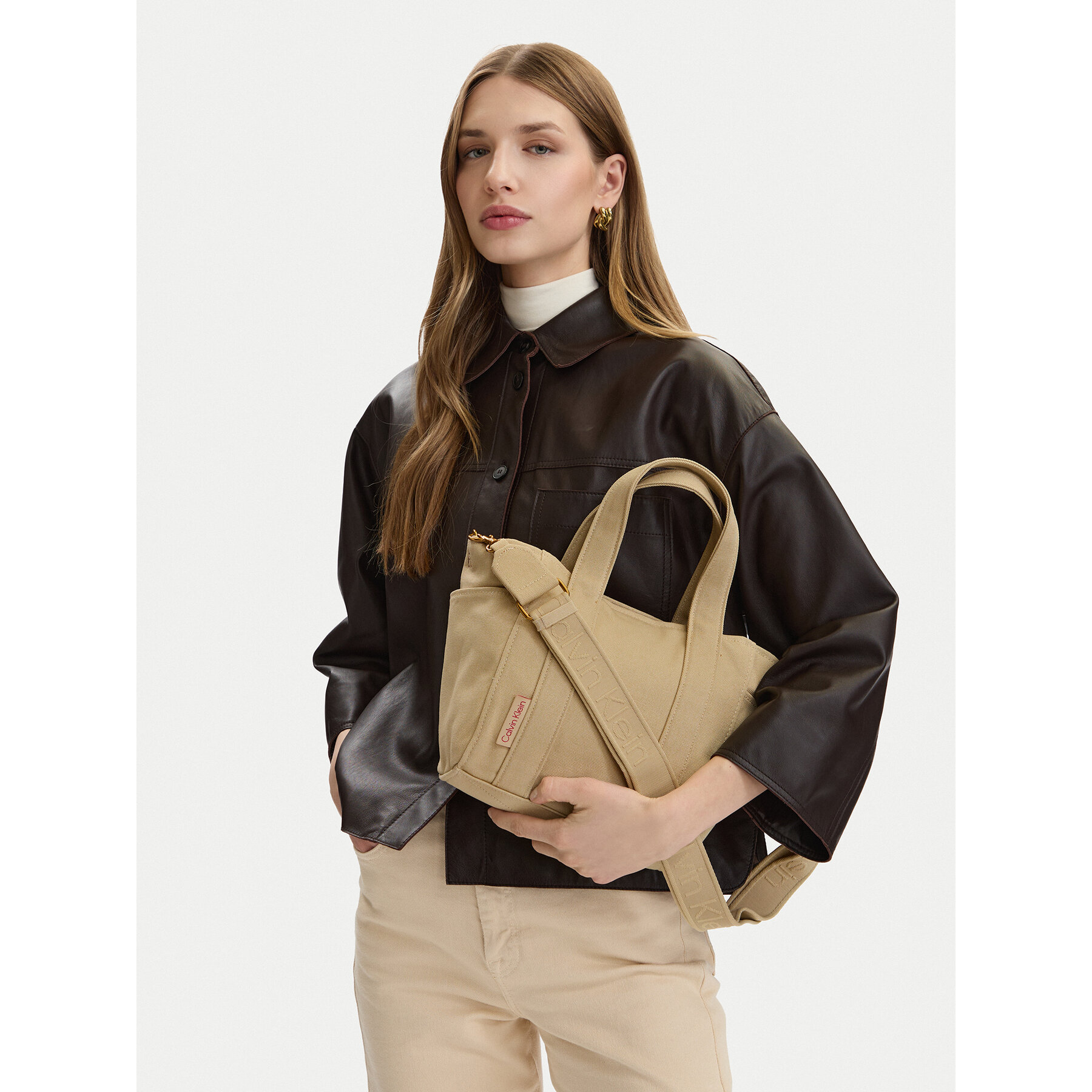 Ročna torba Calvin Klein Webbing Strap Canvas Small Tote LV04F3384G Bež