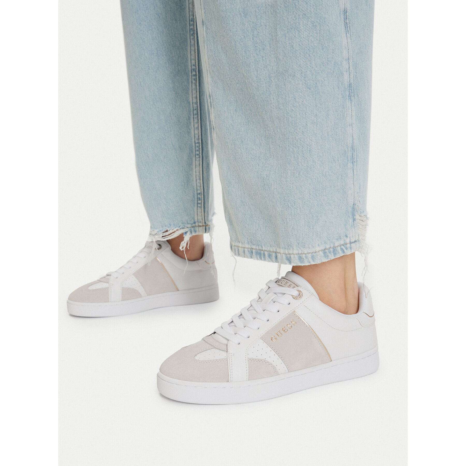 Sneakersy Guess FLJRO4 ELE12 Bílá