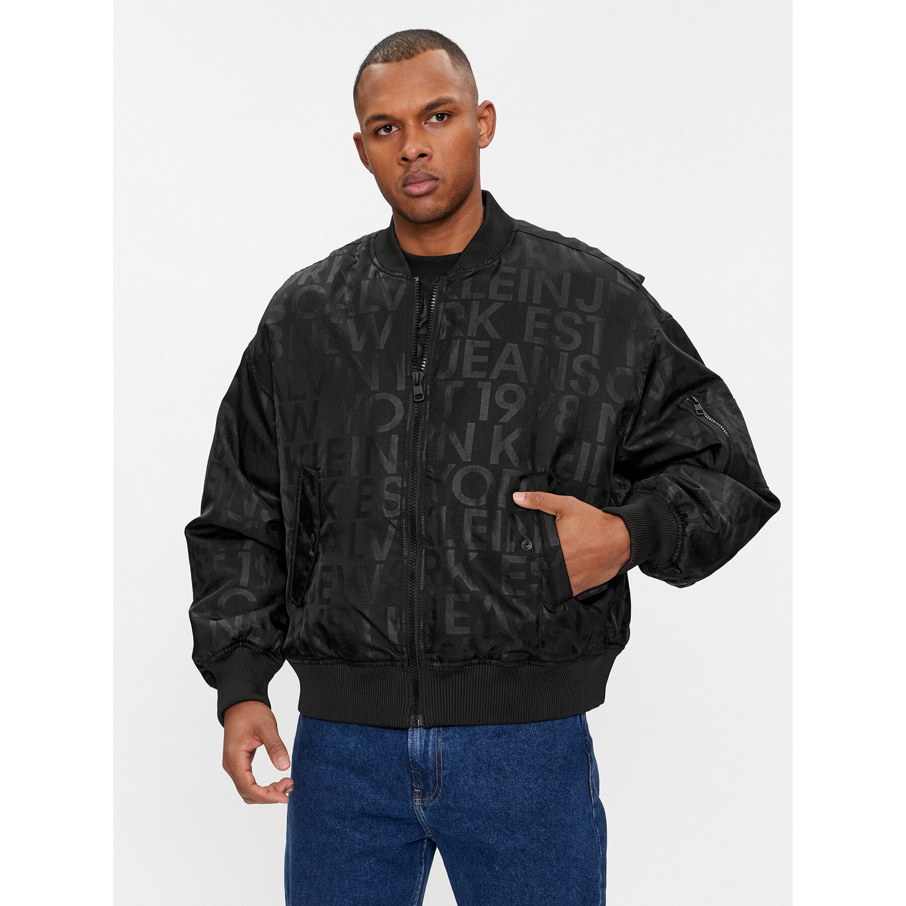 Calvin Klein Jeans Bomberjacke Logo Aop J30J324658 Schwarz Oversize