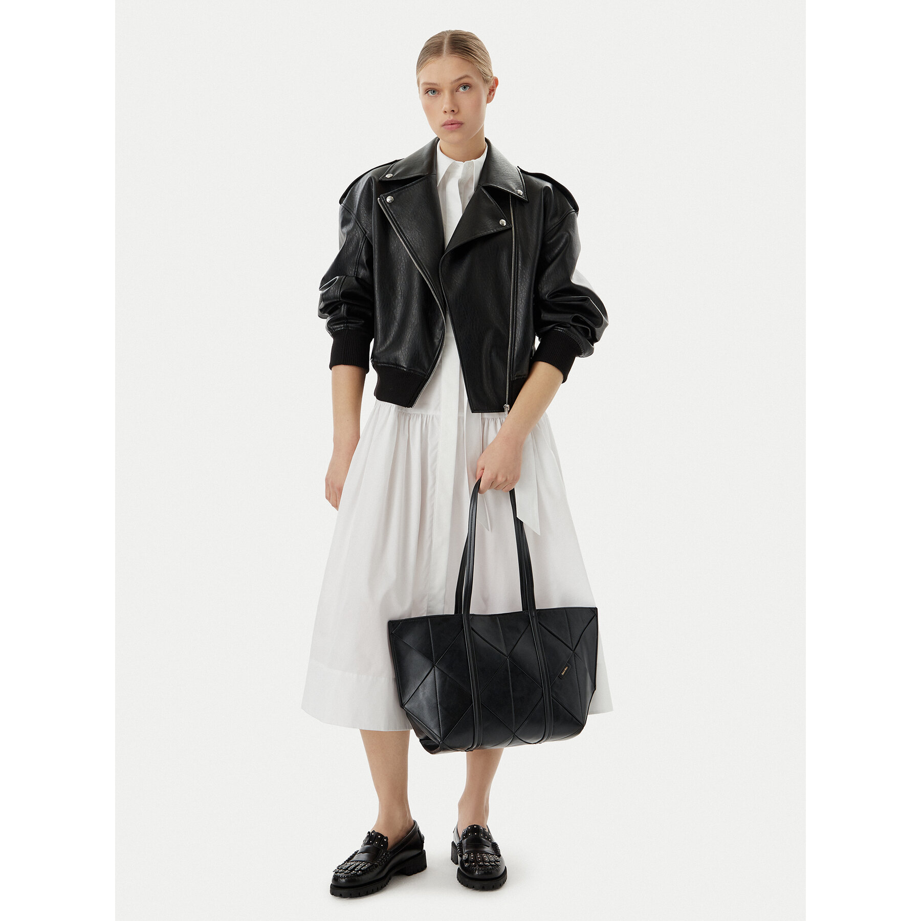 Ročna torba Calvin Klein Woven Medium Carryall LV04F3548G Črna