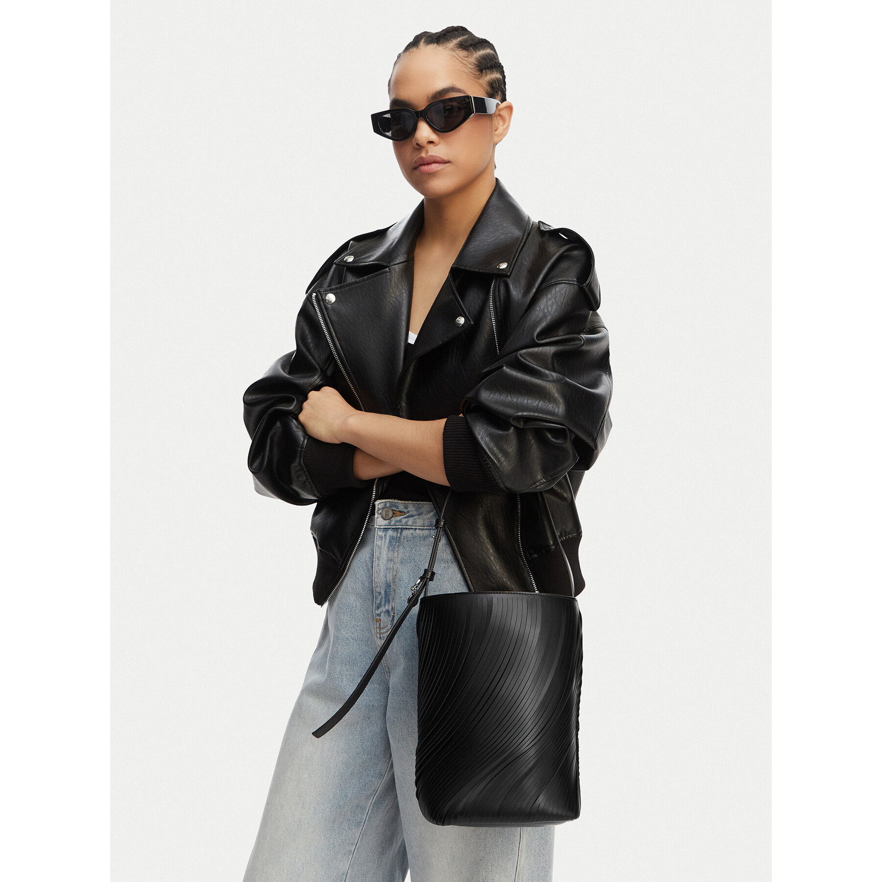 Torbica Emporio Armani EW004596 AF25598 UC001 Crna