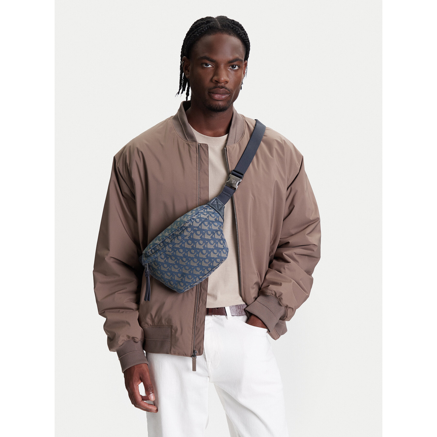 Чанта за кръст﻿ Calvin Klein Jeans Unstructured Monogram Waistbag LV04G3177G Светлосиньо