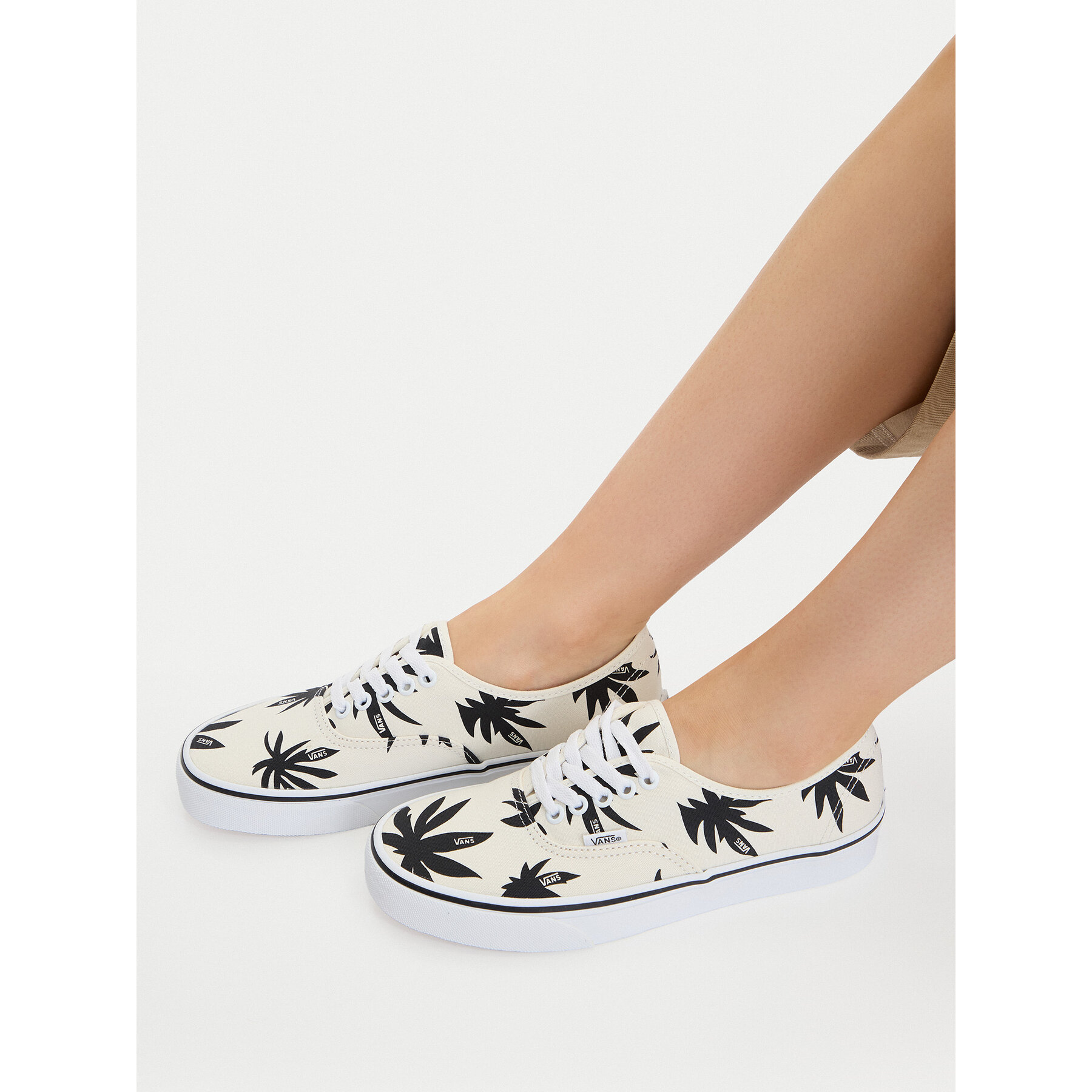 Teniși Vans Authentic VN000Z75KIG1 Alb
