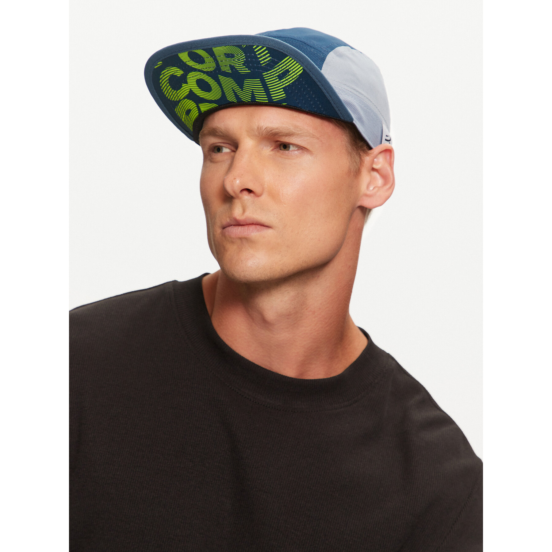 Gorra con visera Compressport 5 Panel Light Cap CU00097B Azul