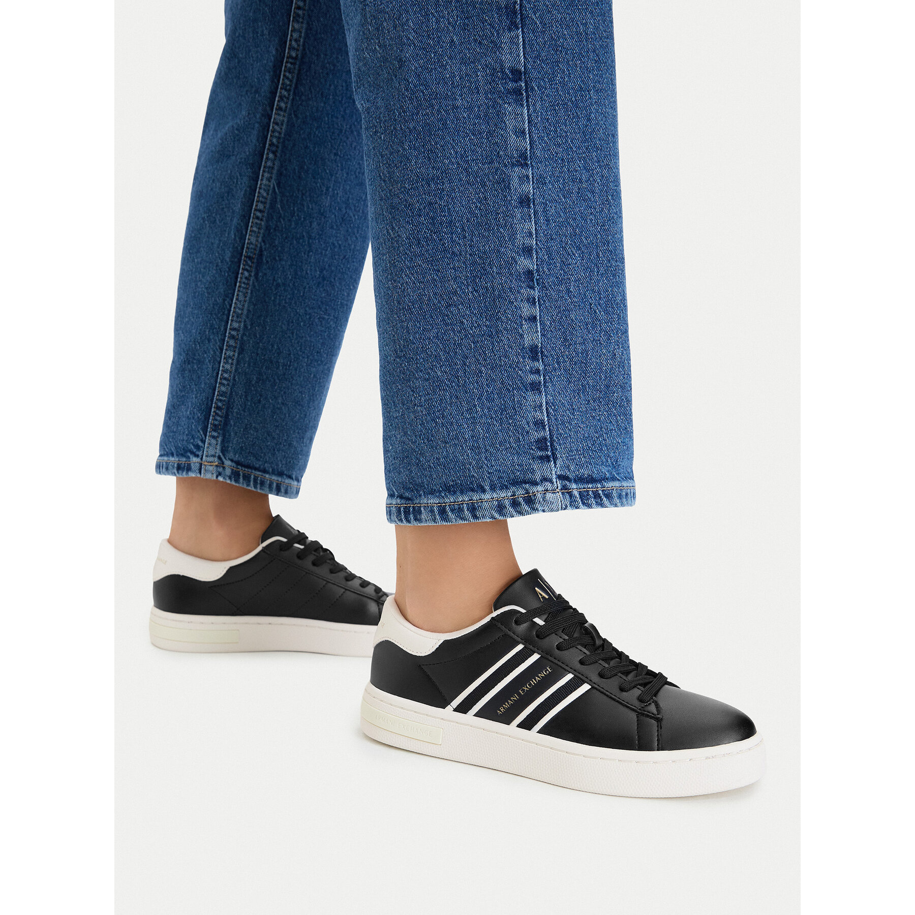Tenisice Armani Exchange XW002231 AF21421 MC024 Crna