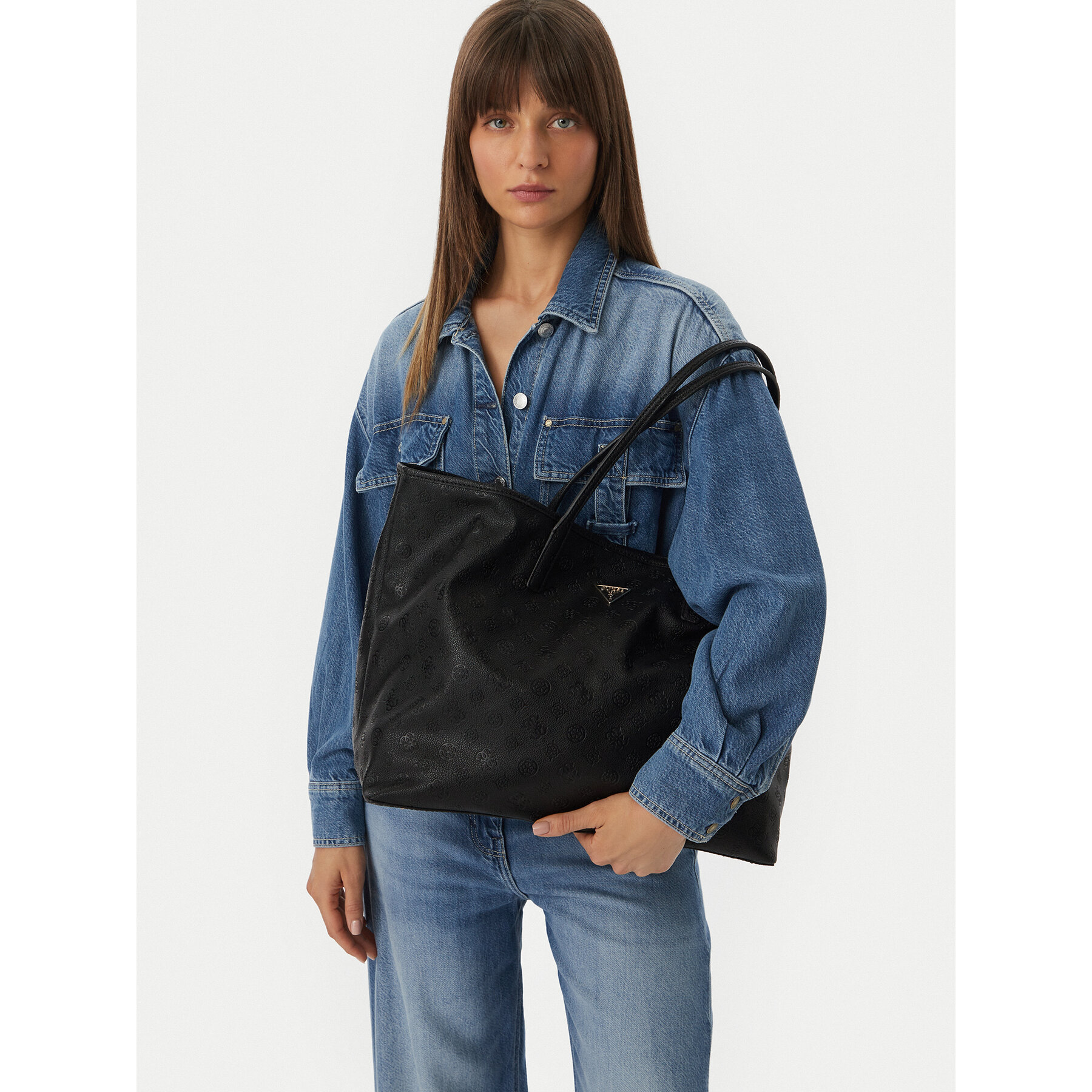 Torbica Guess Victtoria HWPG95 14290 Crna