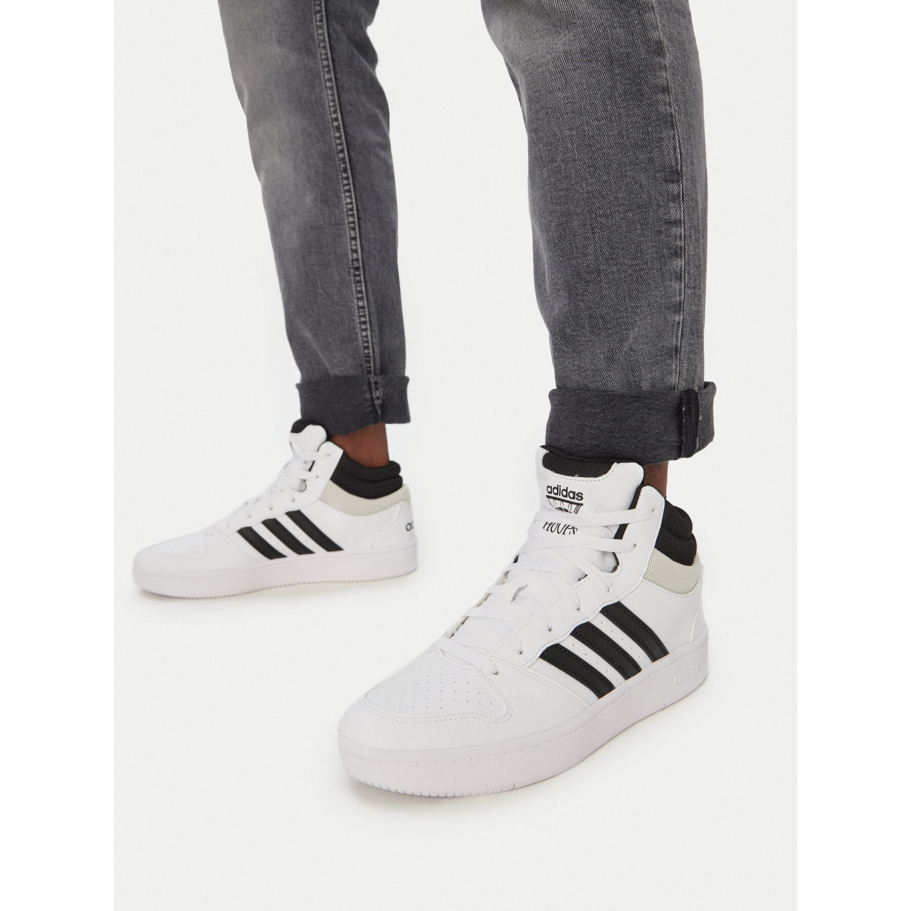 Superge adidas Hoops Mid Classic Shoes KI1032 Bela