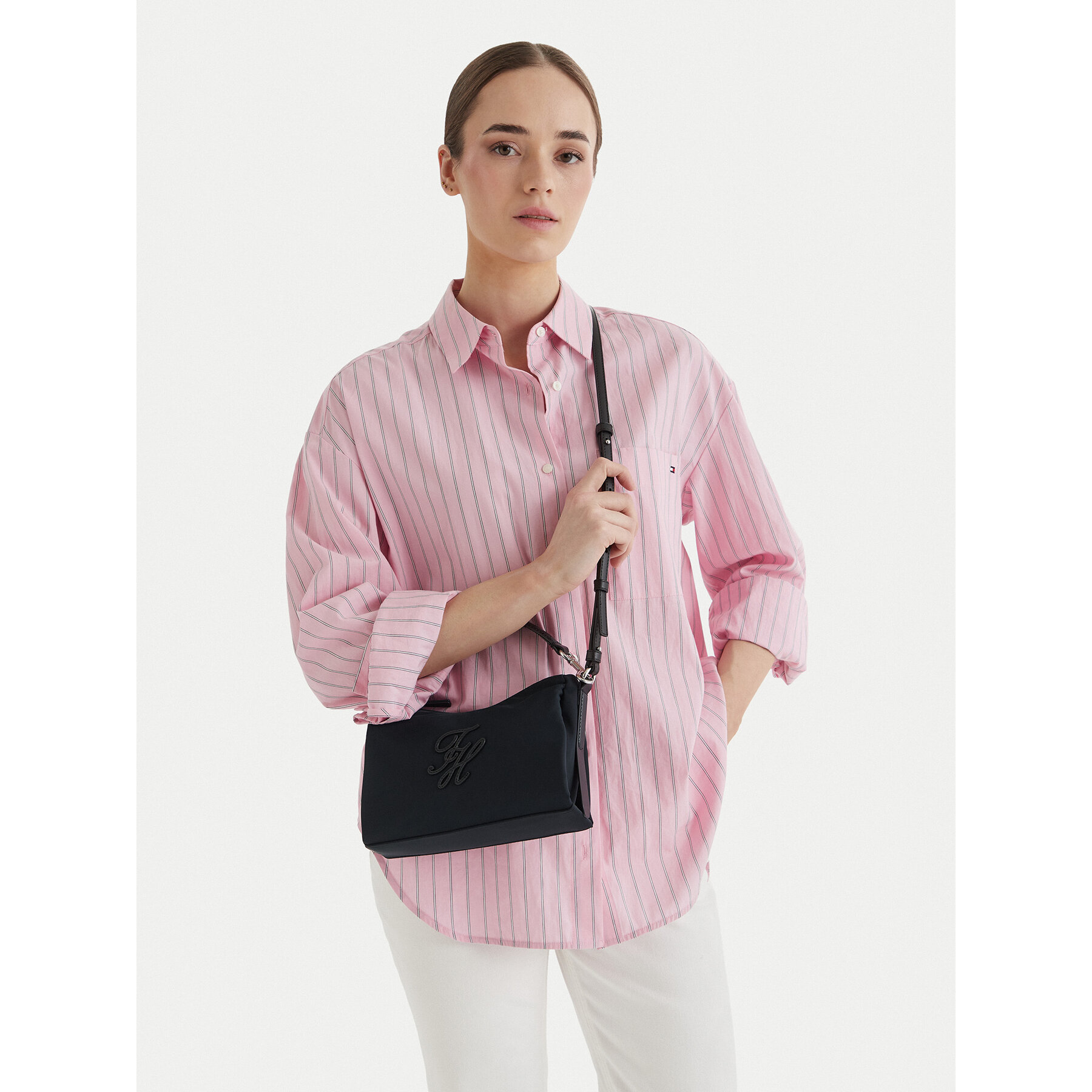 Kabelka Tommy Hilfiger Th Elevated Nylon Mini Crossover AW0AW18623 Čierna