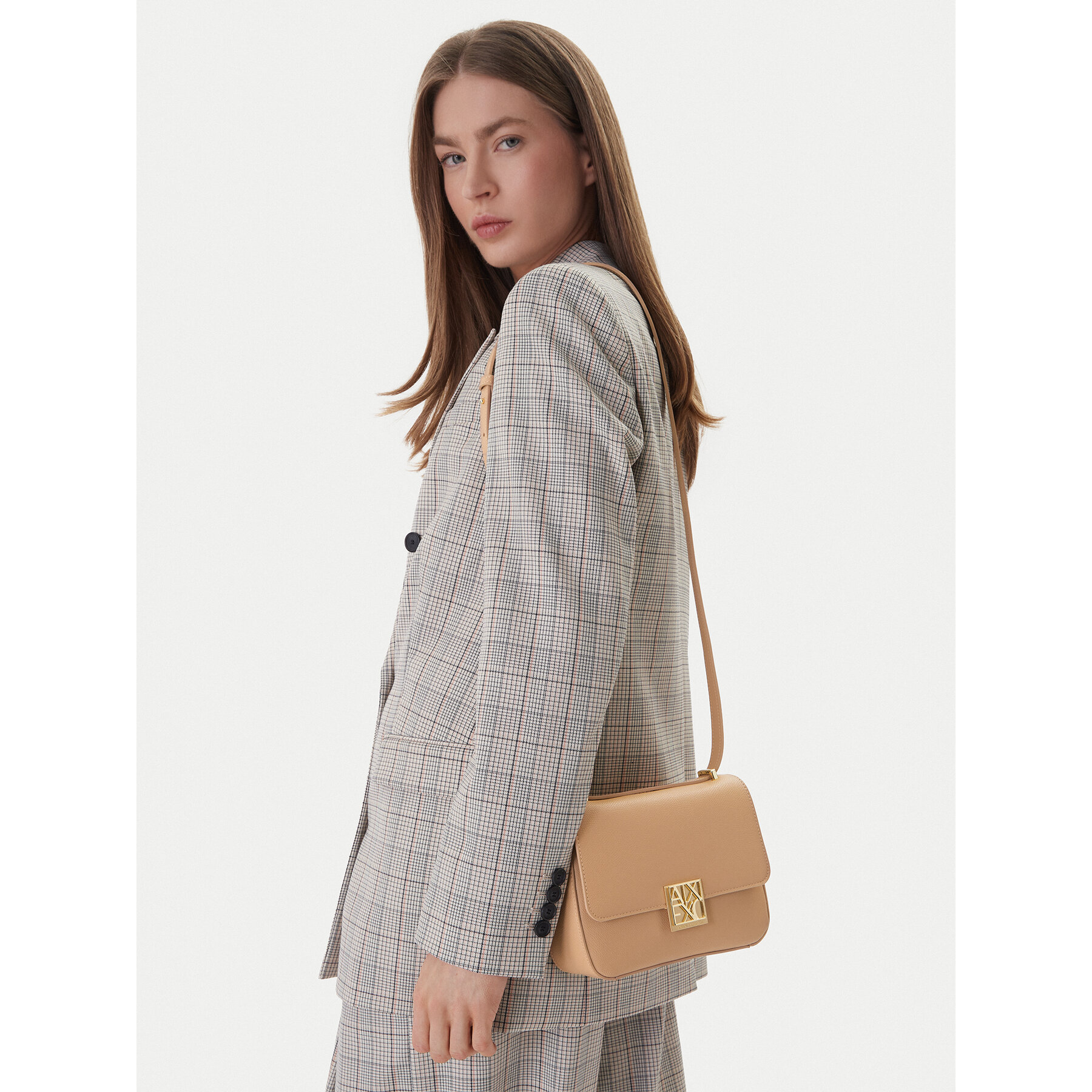 Дамска чанта Armani Exchange XW002169 AF19895 U6149 Бежов