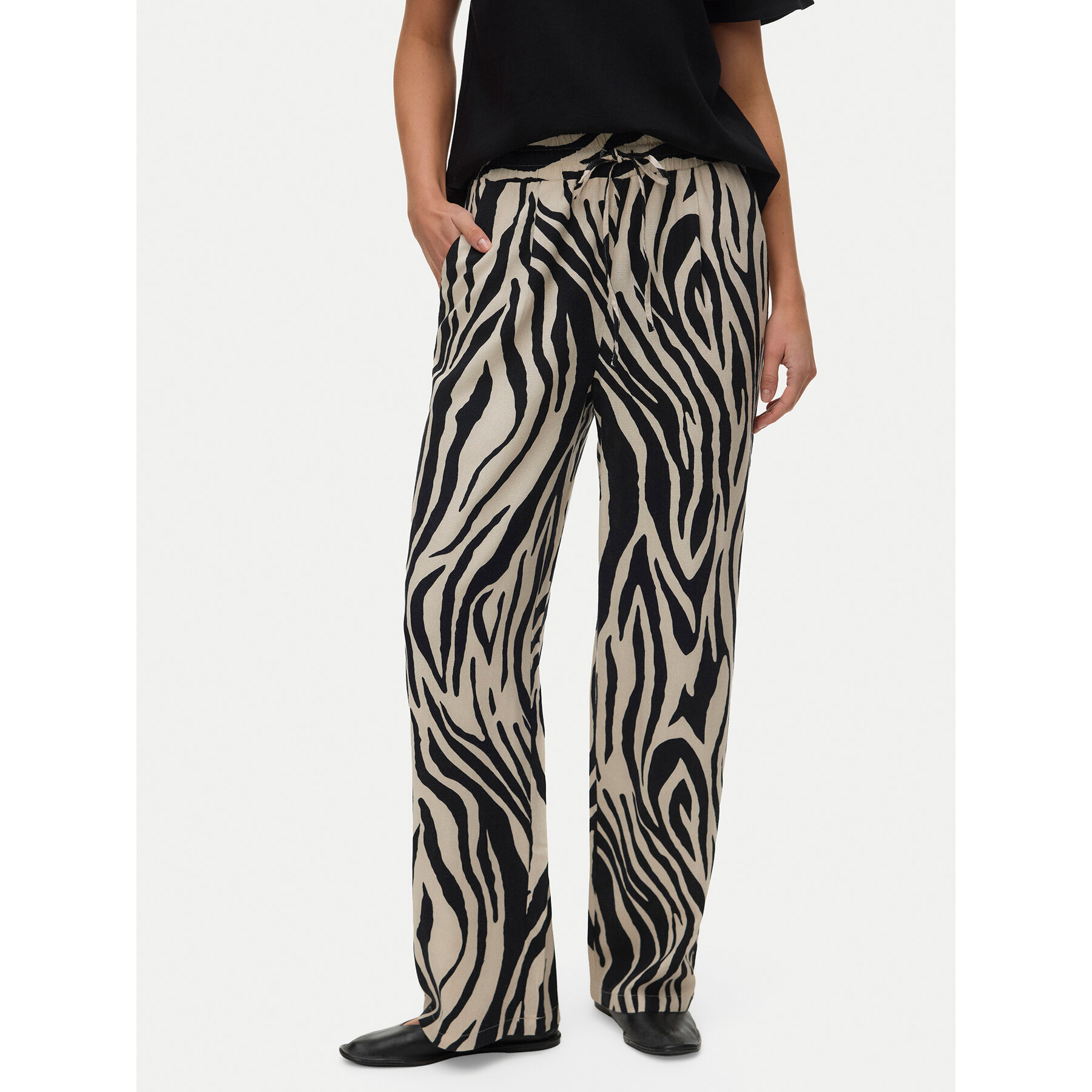 Vero Moda Stoffhose Jesmilo 10287363 Schwarz Regular Fit