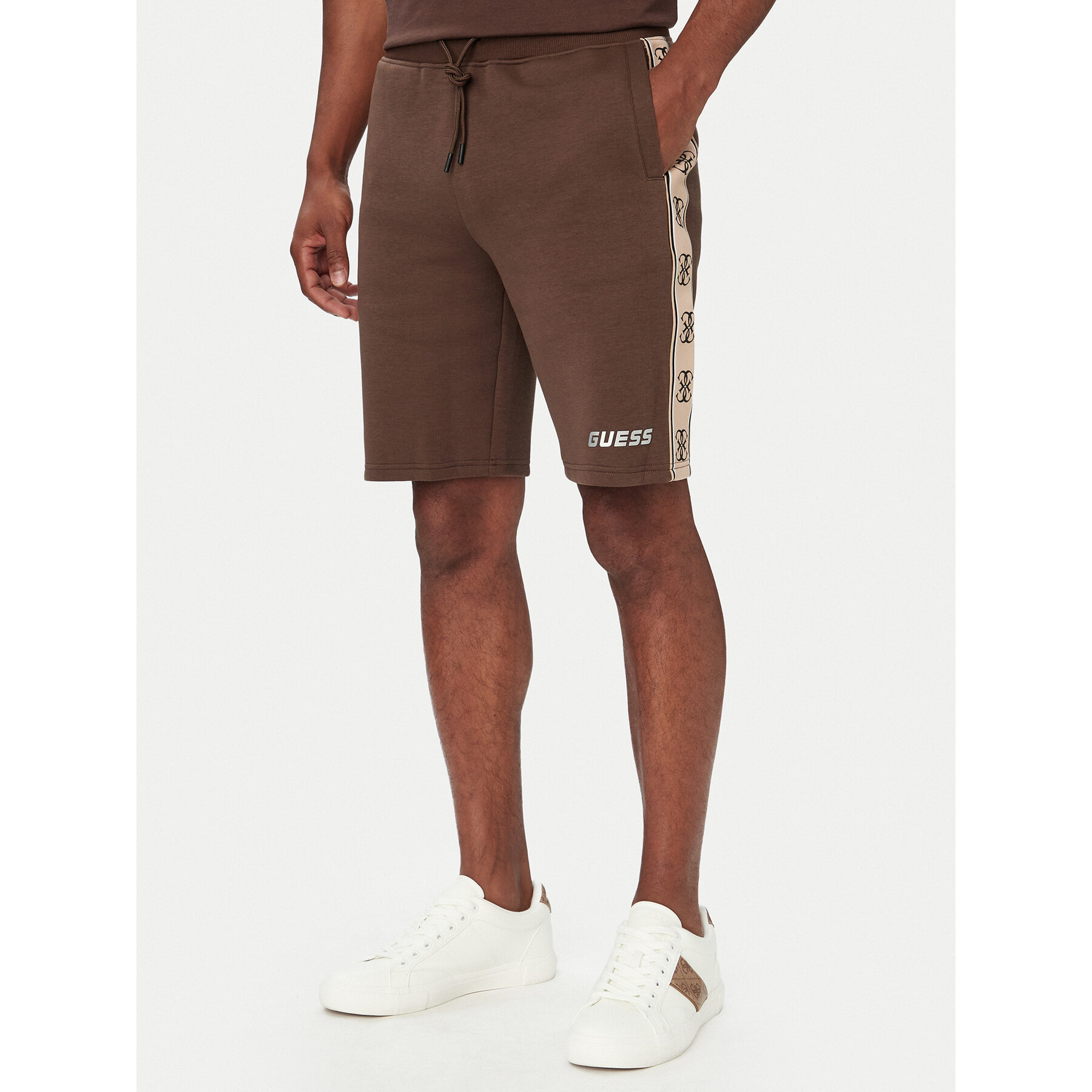 Guess Sportshorts Z4RD04 KB3P2 Dunkelbraun Regular Fit