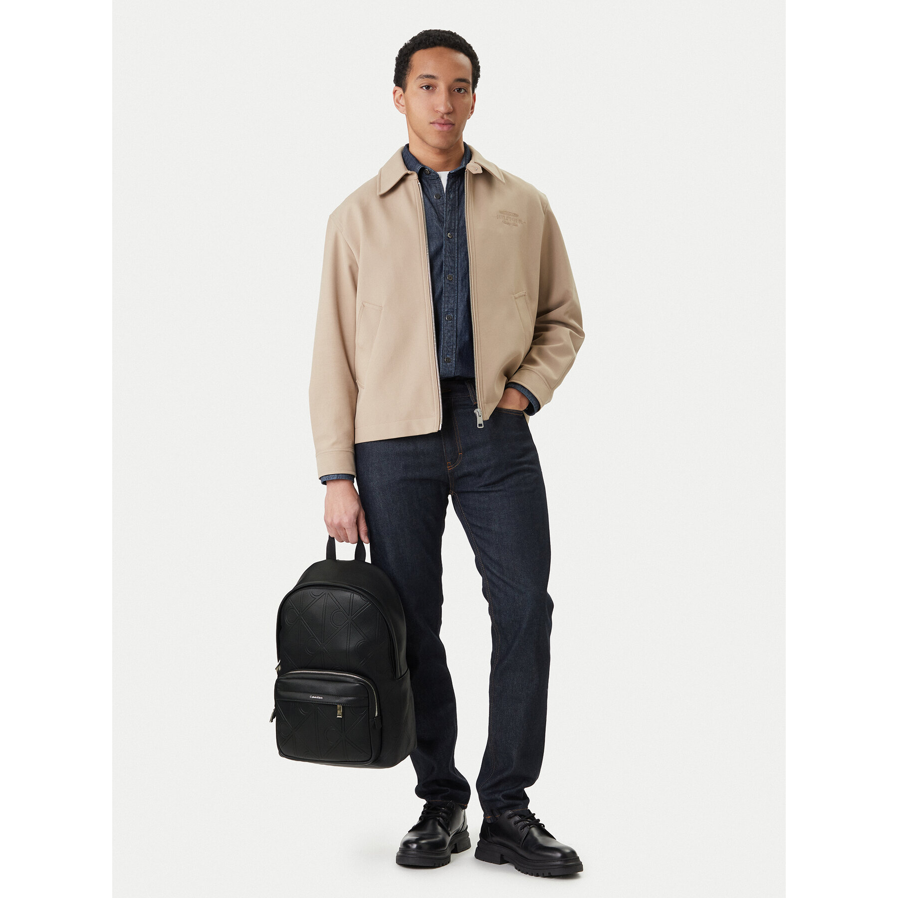 Nahrbtnik Calvin Klein Emblem Aop Emboss Round Backpack LV04D3398G Črna