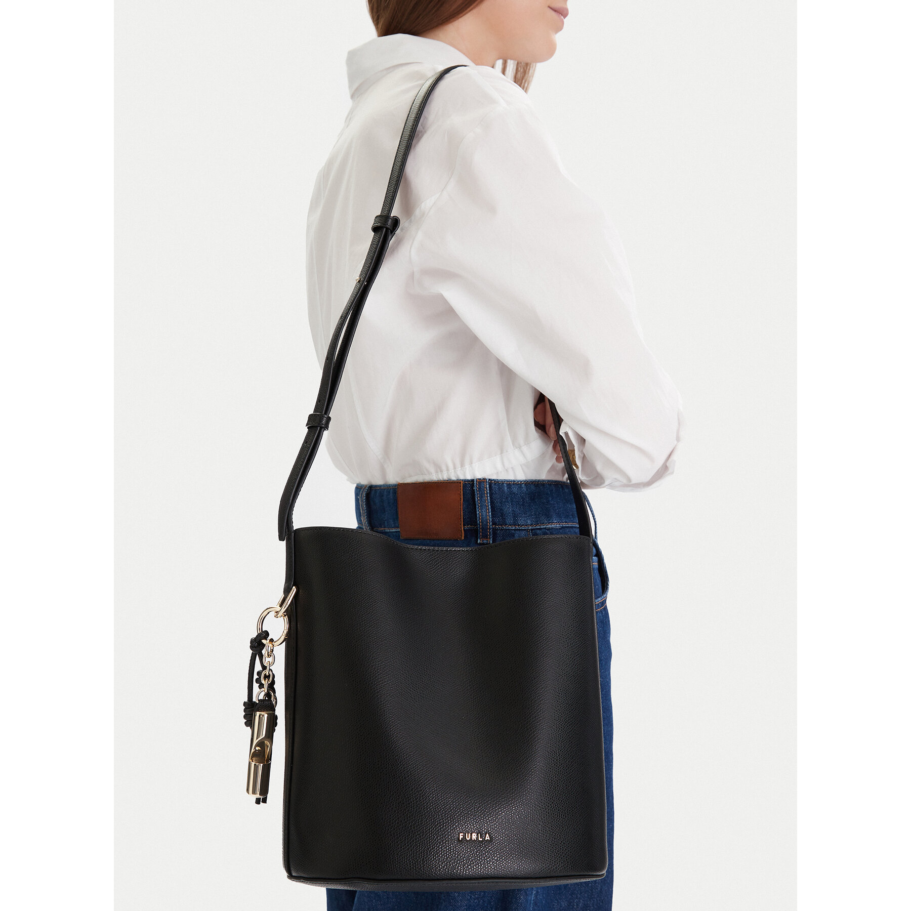 Ročna torba Furla Roxie S WB01875 ARE000 CN O6000 Črna