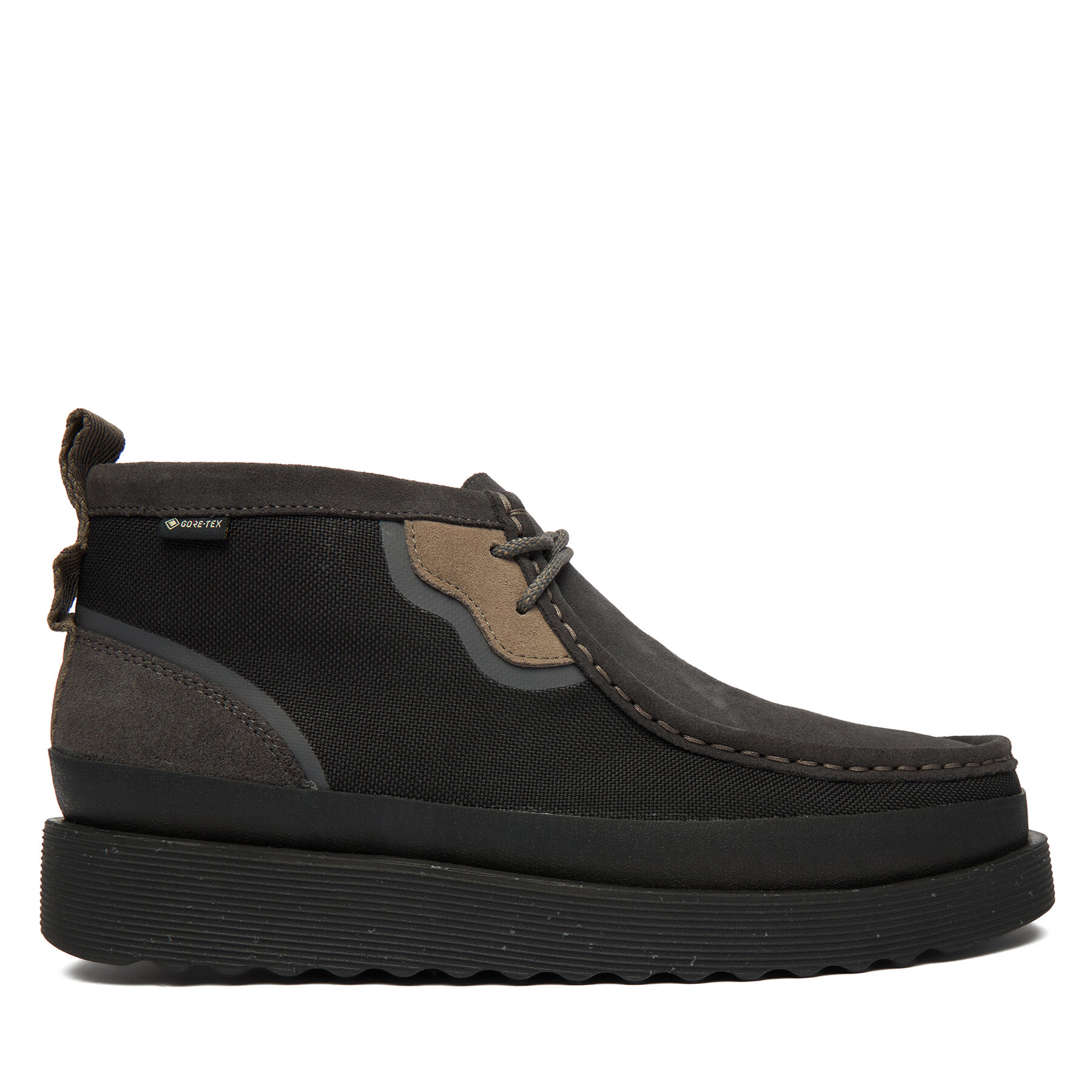 Šnurovacia obuv Clarks WallabeeFTRGTX 26183469 Čierna