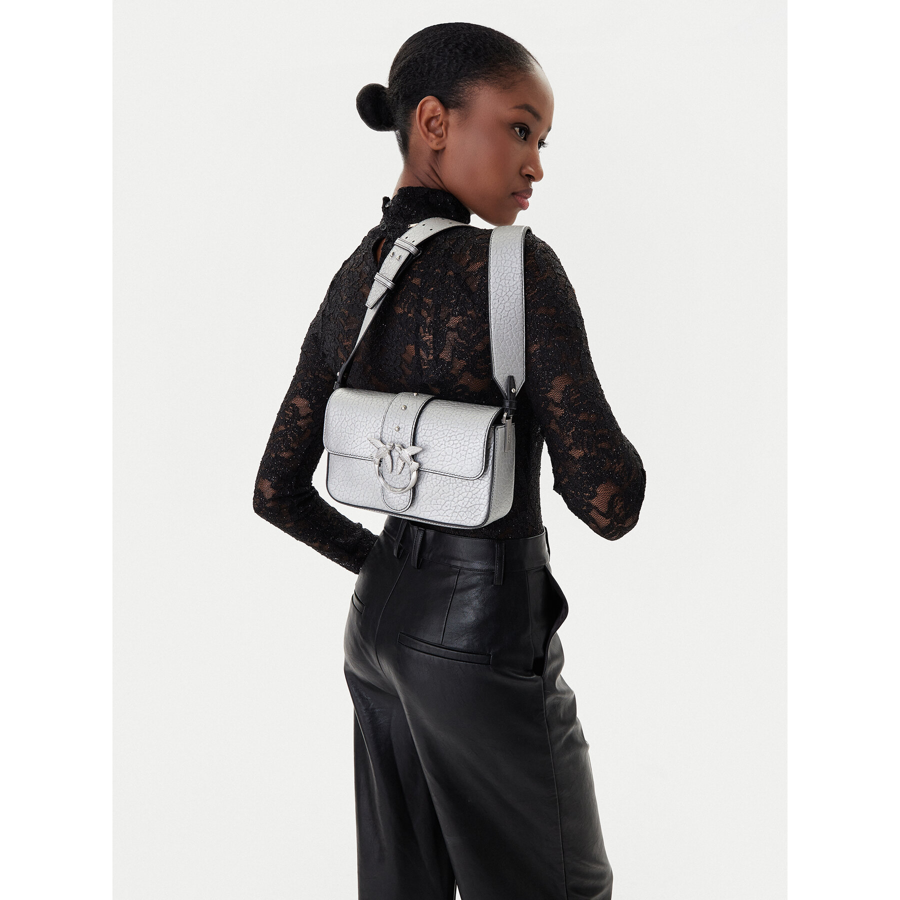 Táska PINKO Love One Mini Slouchy Fl AI 25-26 PLTT 104340 A2JT Ezüst