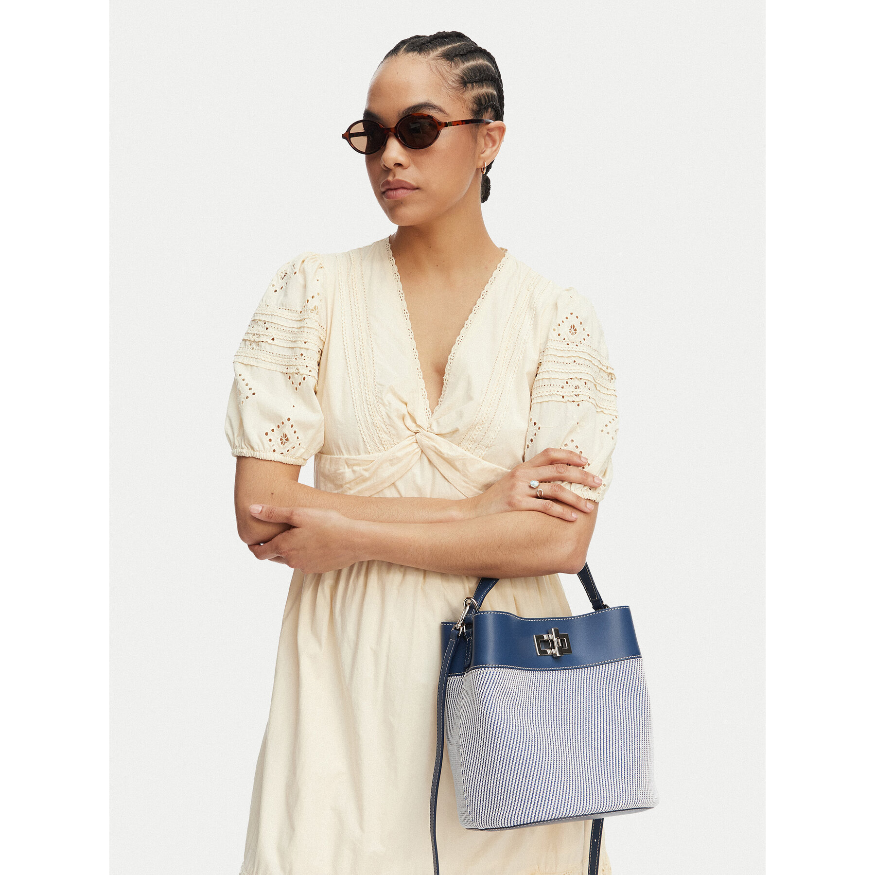 Kabelka Furla Amelia M Bucket WB01953 BX4421 CN 4296S Tmavomodrá