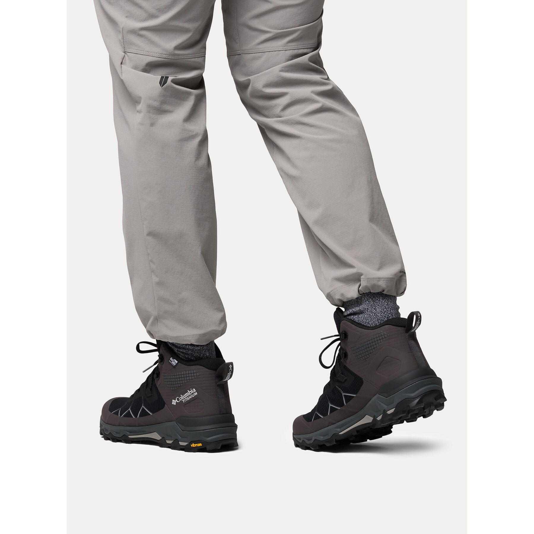 Trekkings Columbia Peakfreak™ Titanium™ Mid Outdry™ 2165641 Negru