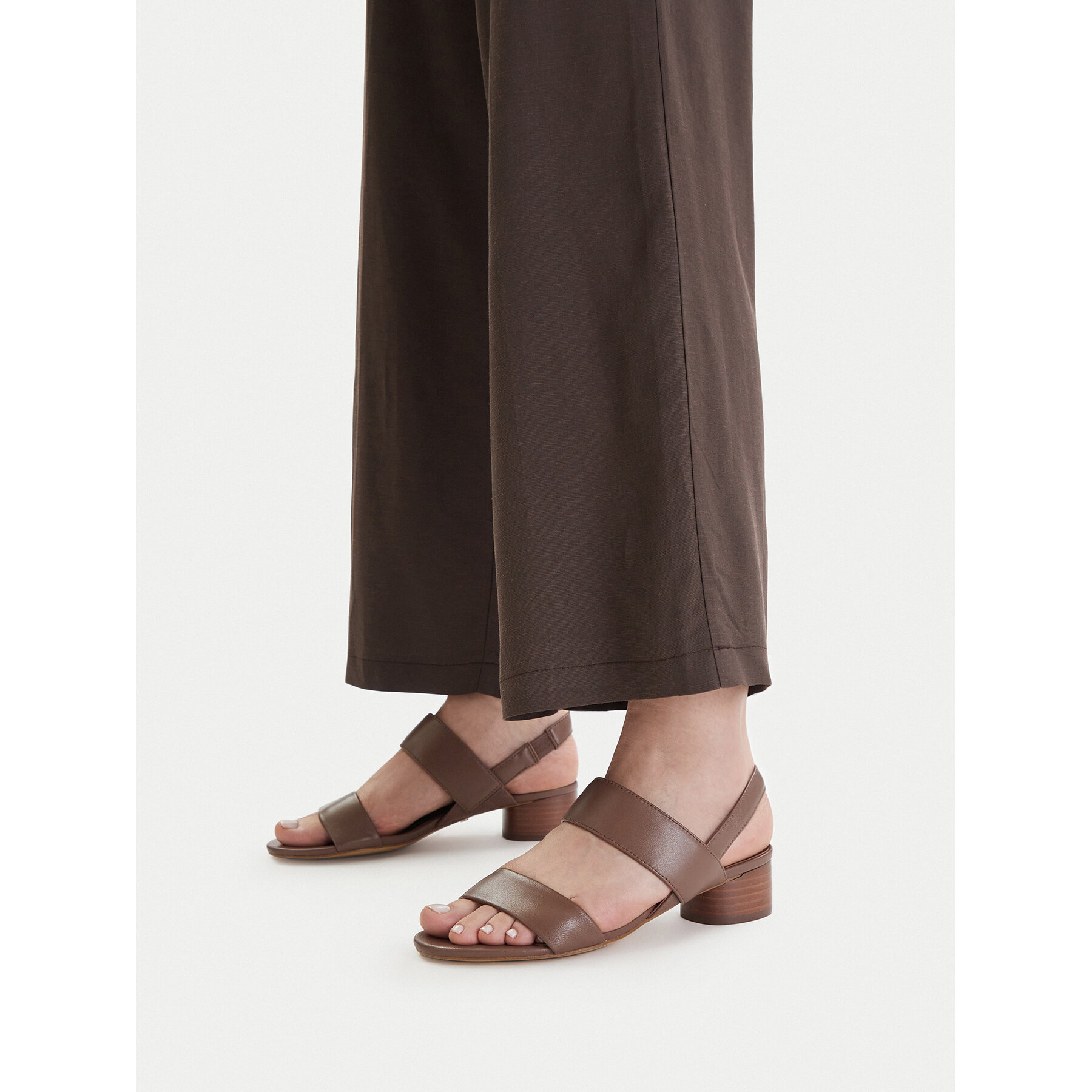 Sandali GINO ROSSI C-LP355740-1 Rjava