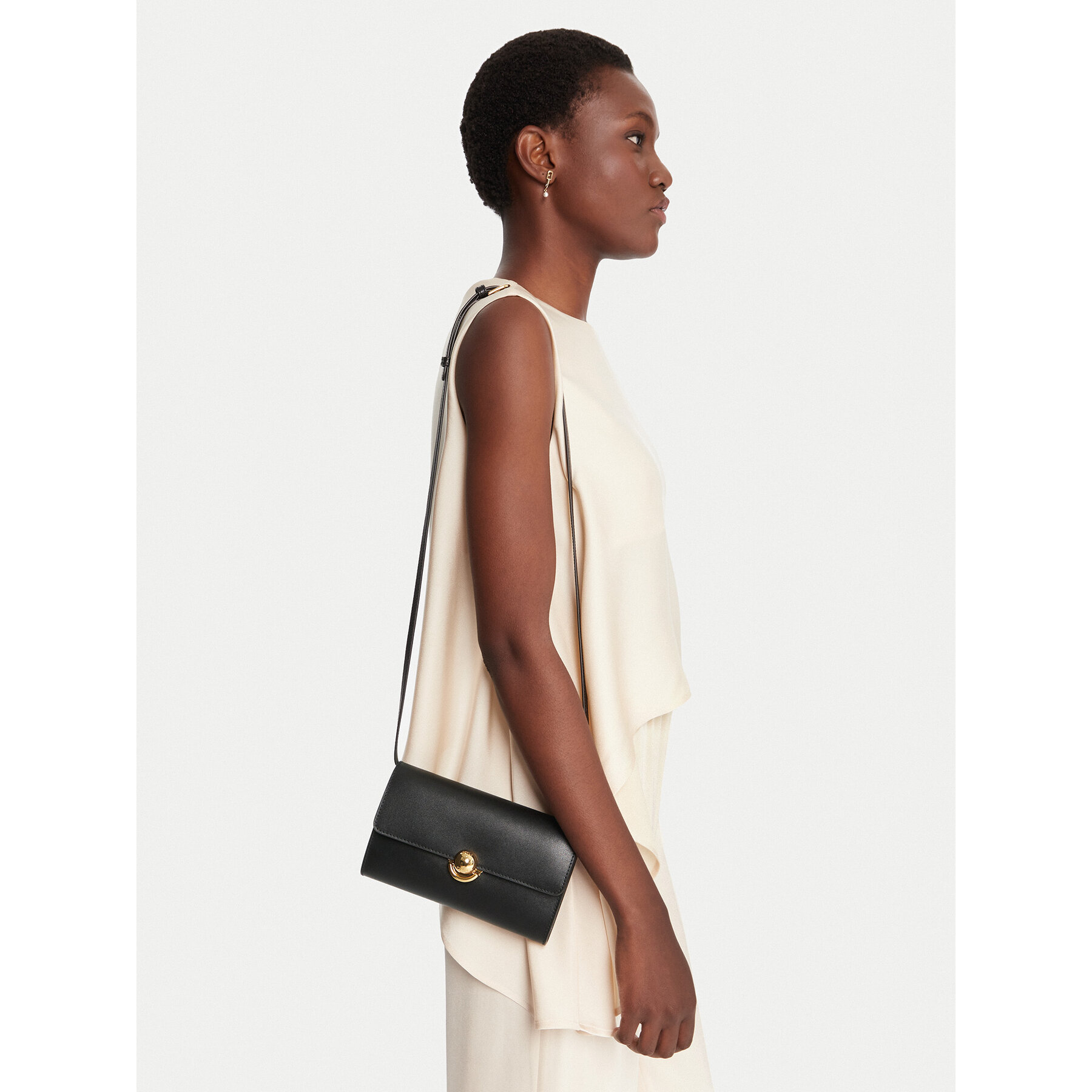 Kabelka Furla WE00801-BX3104-O6000-1-002-20-CN-E Čierna