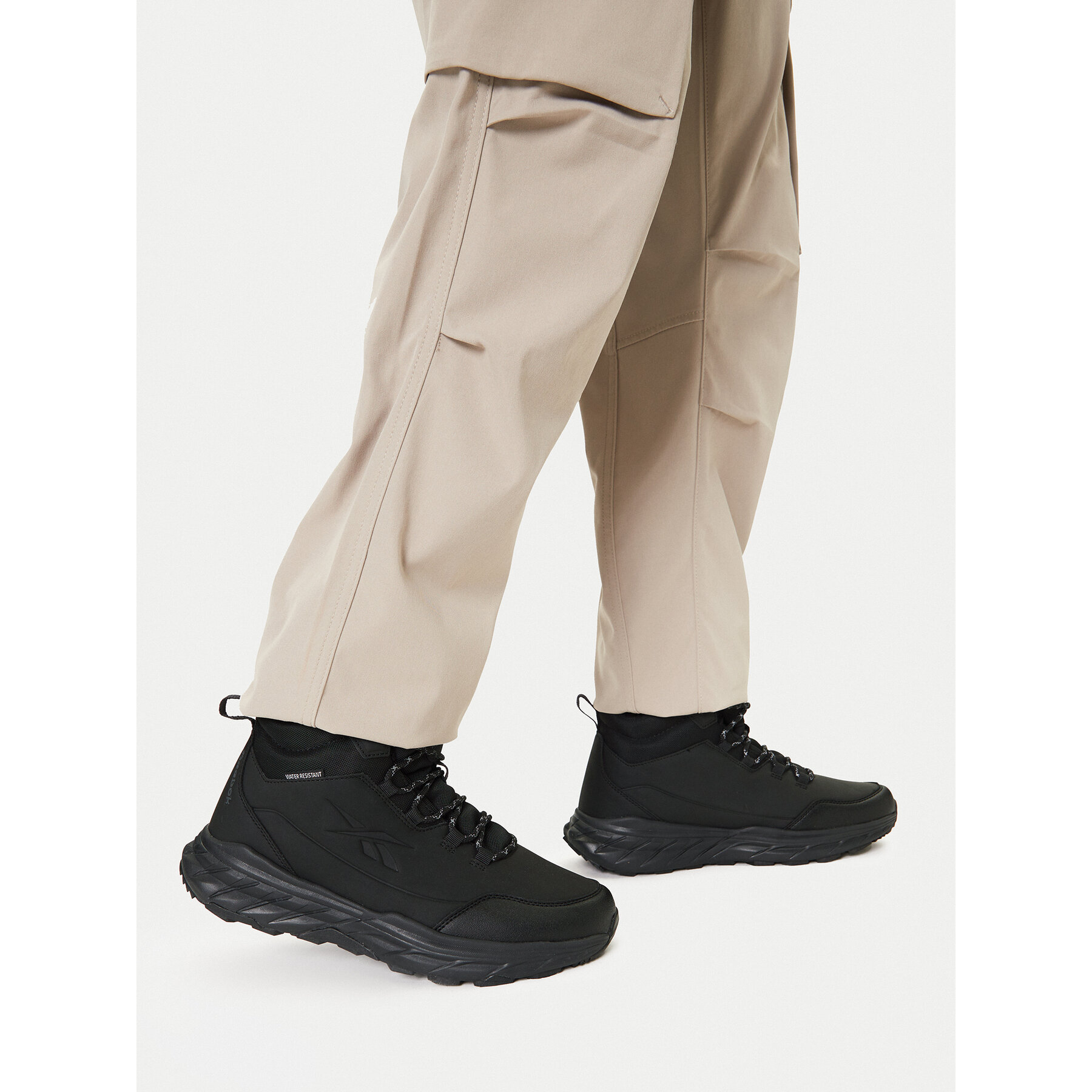 Šnurovacia obuv Reebok CEO-H8-301 Čierna