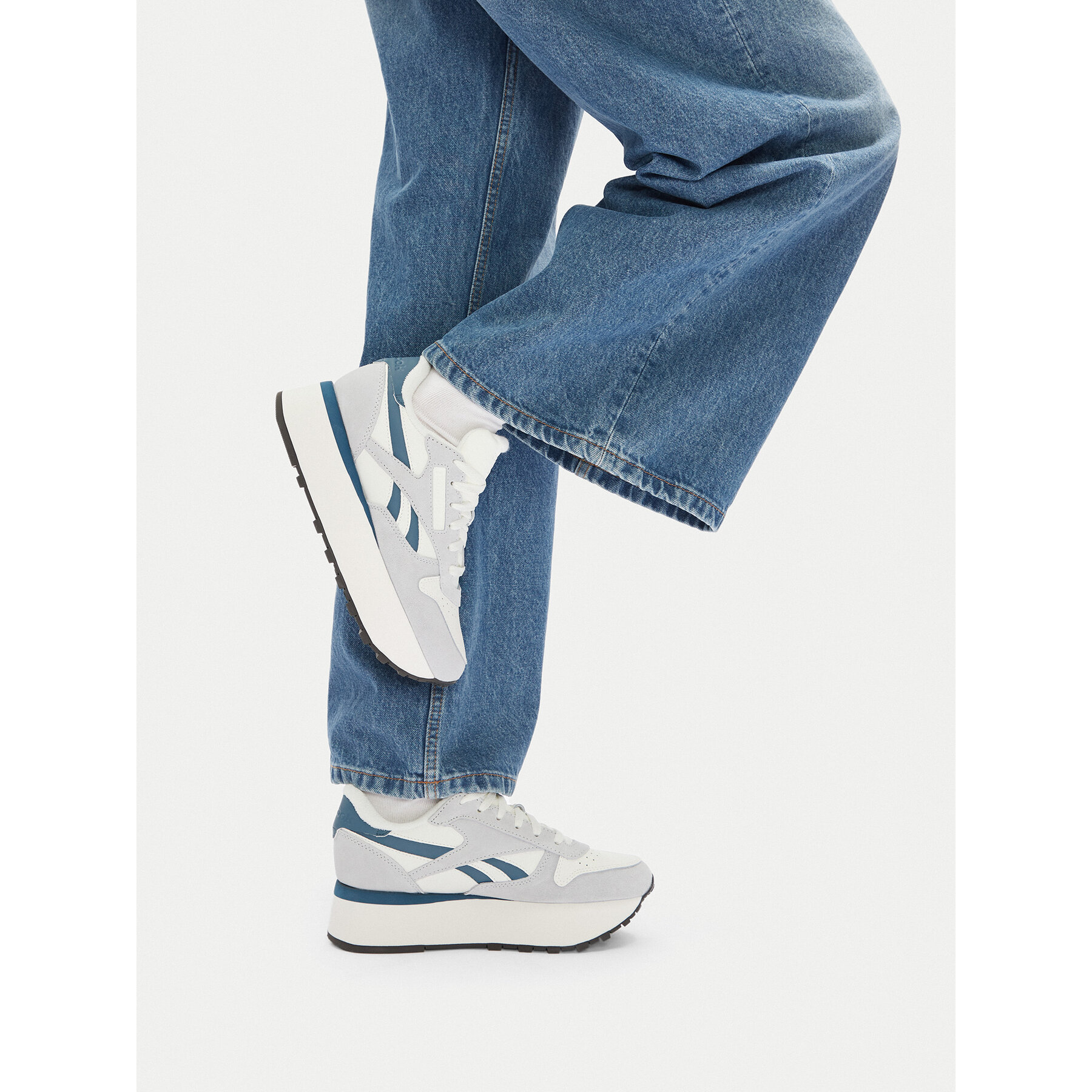 Superge Reebok CLASSIC LEATHER TRIPLE LIFT 100211388 Bela