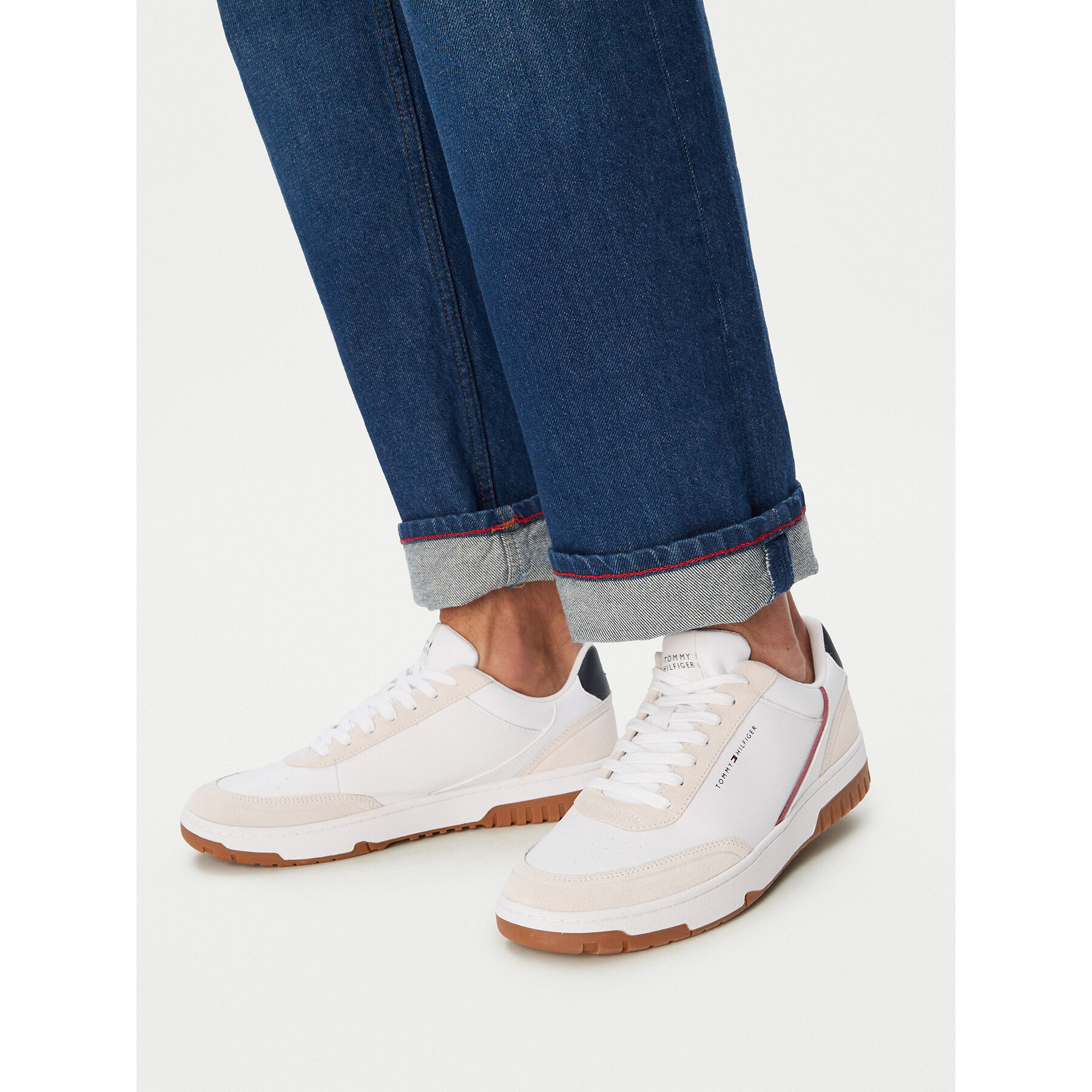 Sneakers Tommy Hilfiger Th Basket Core Leather Suede Mix FM0FM05881 Alb