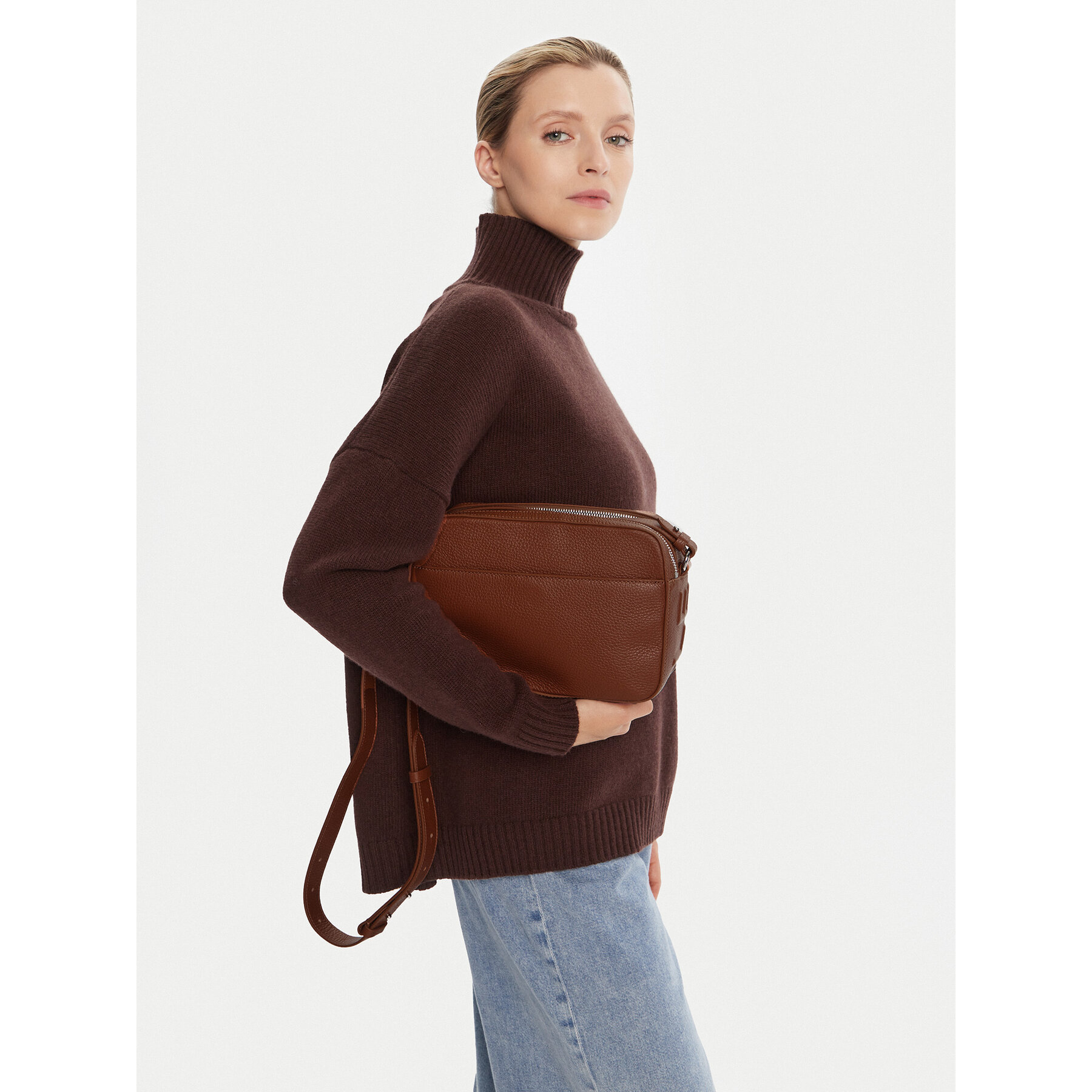 Τσάντα Coccinelle Nellemyrtha Maxi Log E1 QBB 15 02 01 Καφέ