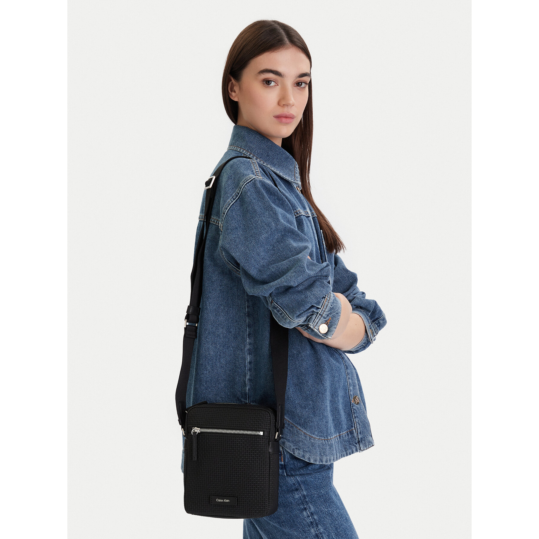 Torbica za okrog pasu Calvin Klein Embossed Woven Reporter LV04D3208G Črna