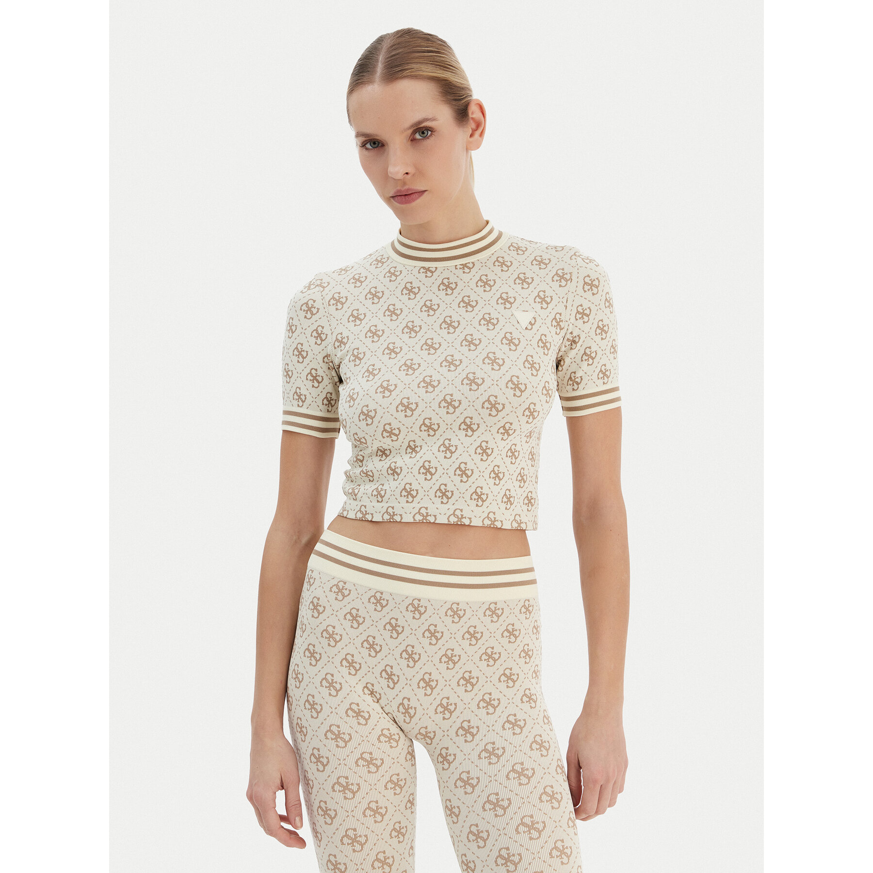 Guess T-Shirt V5BP07 K2000 Μπεζ Slim Fit