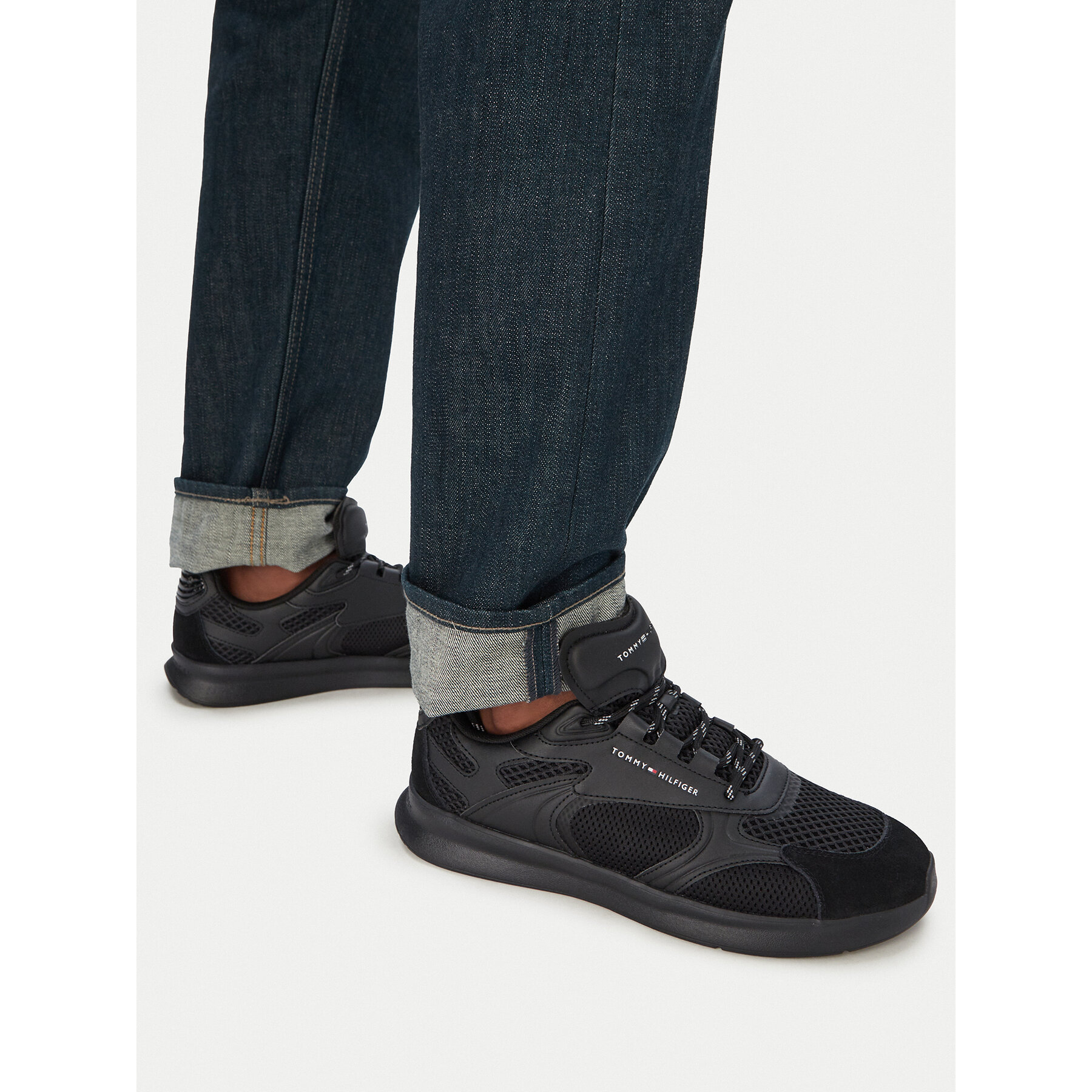 Sneakers Tommy Hilfiger Lightweight Runner Monocolor FM0FM05928 Negru