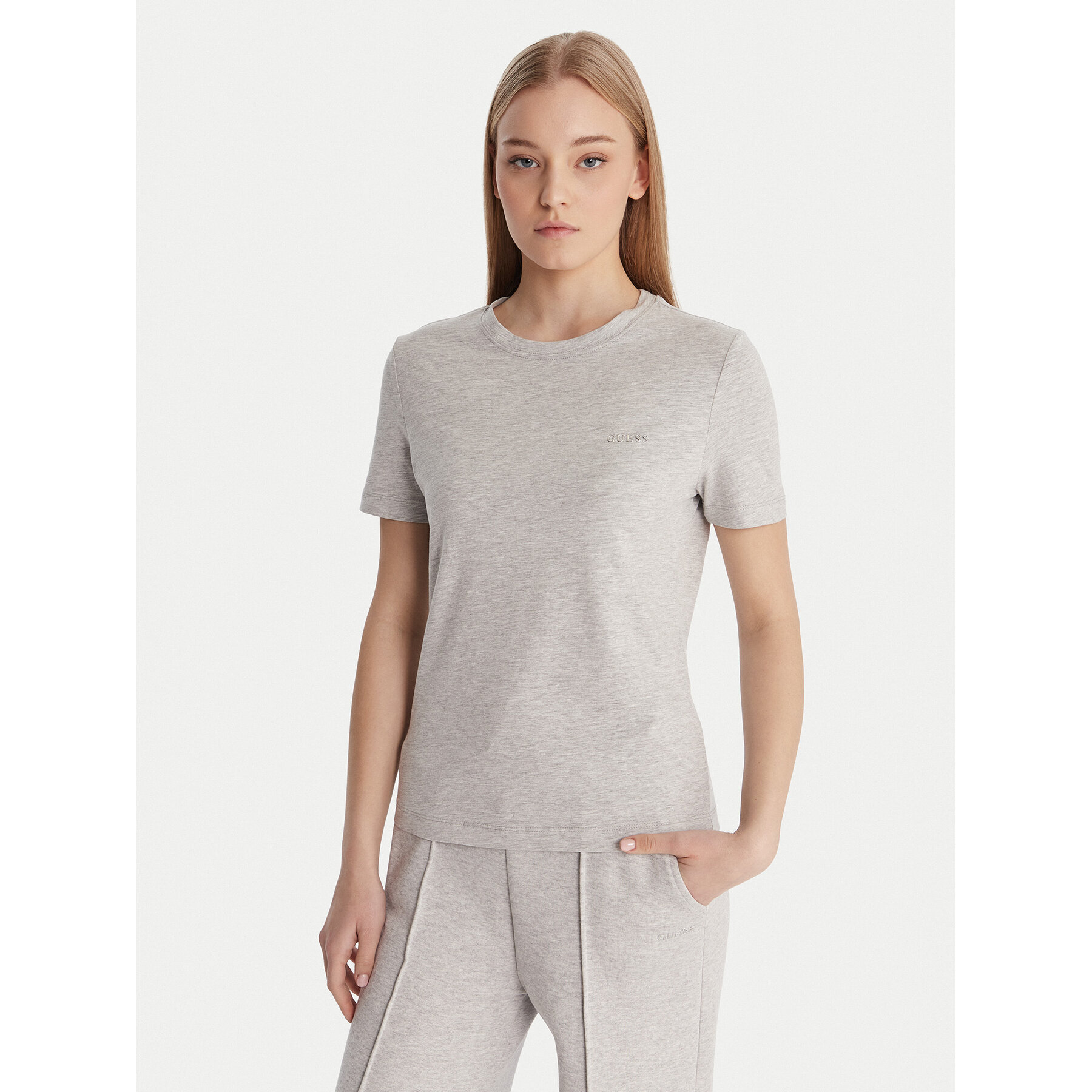 Guess T-Shirt V6RI07 J1314 Grau Regular Fit
