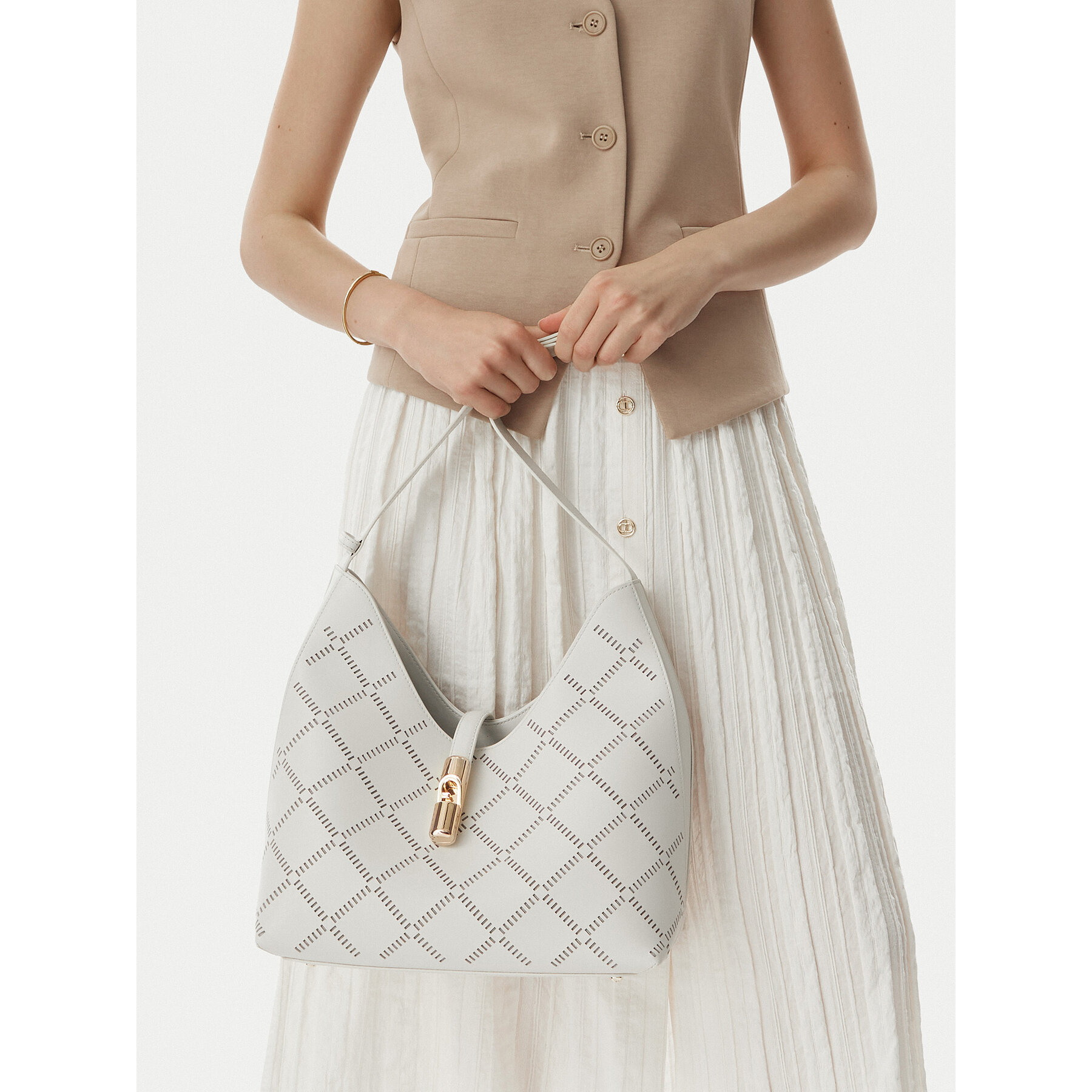 Táska Furla Goccia M WB01499 BX3947 KH 1704S Fehér