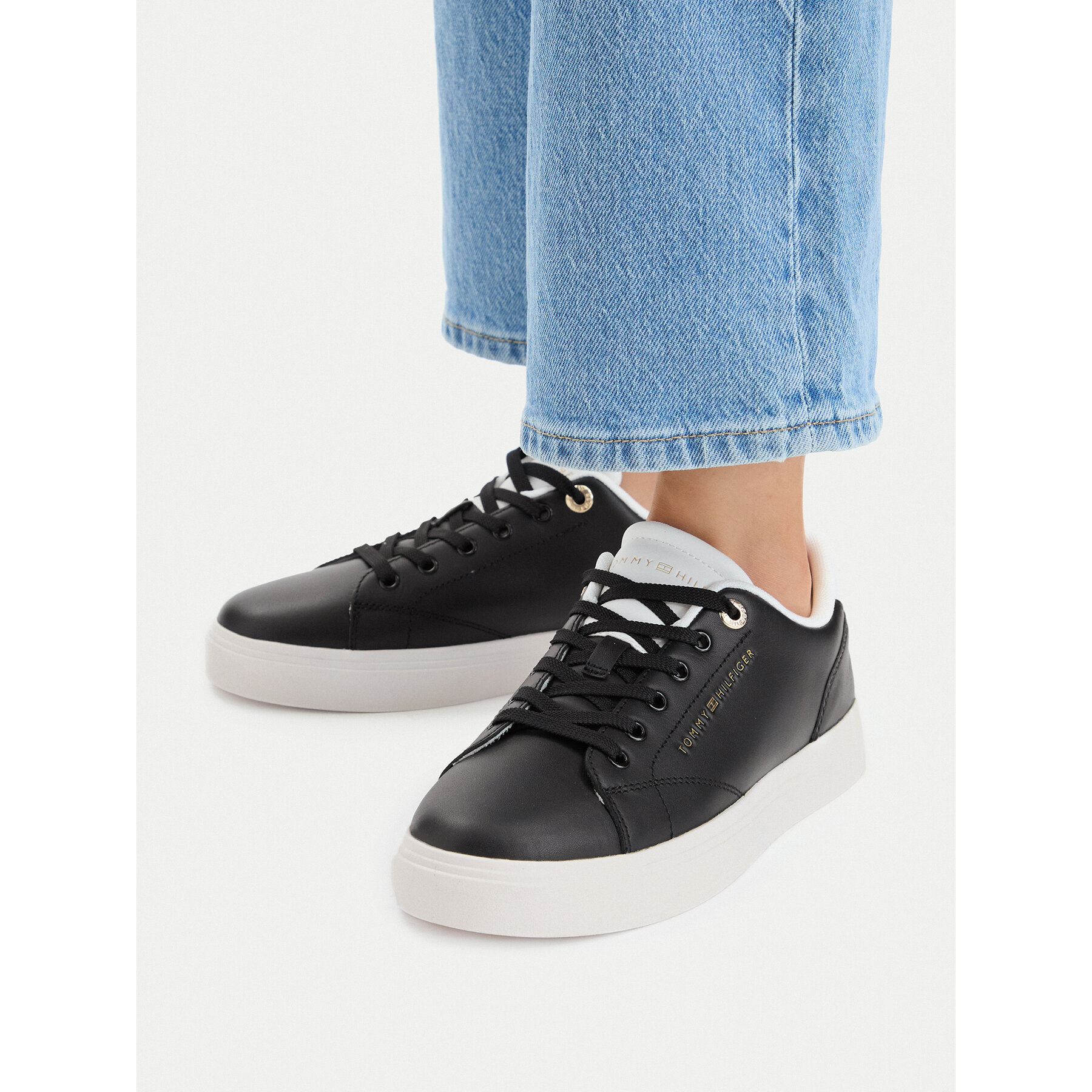 Tenisice Tommy Hilfiger Th Feminine Cupsole Leather FW0FW09105 Crna