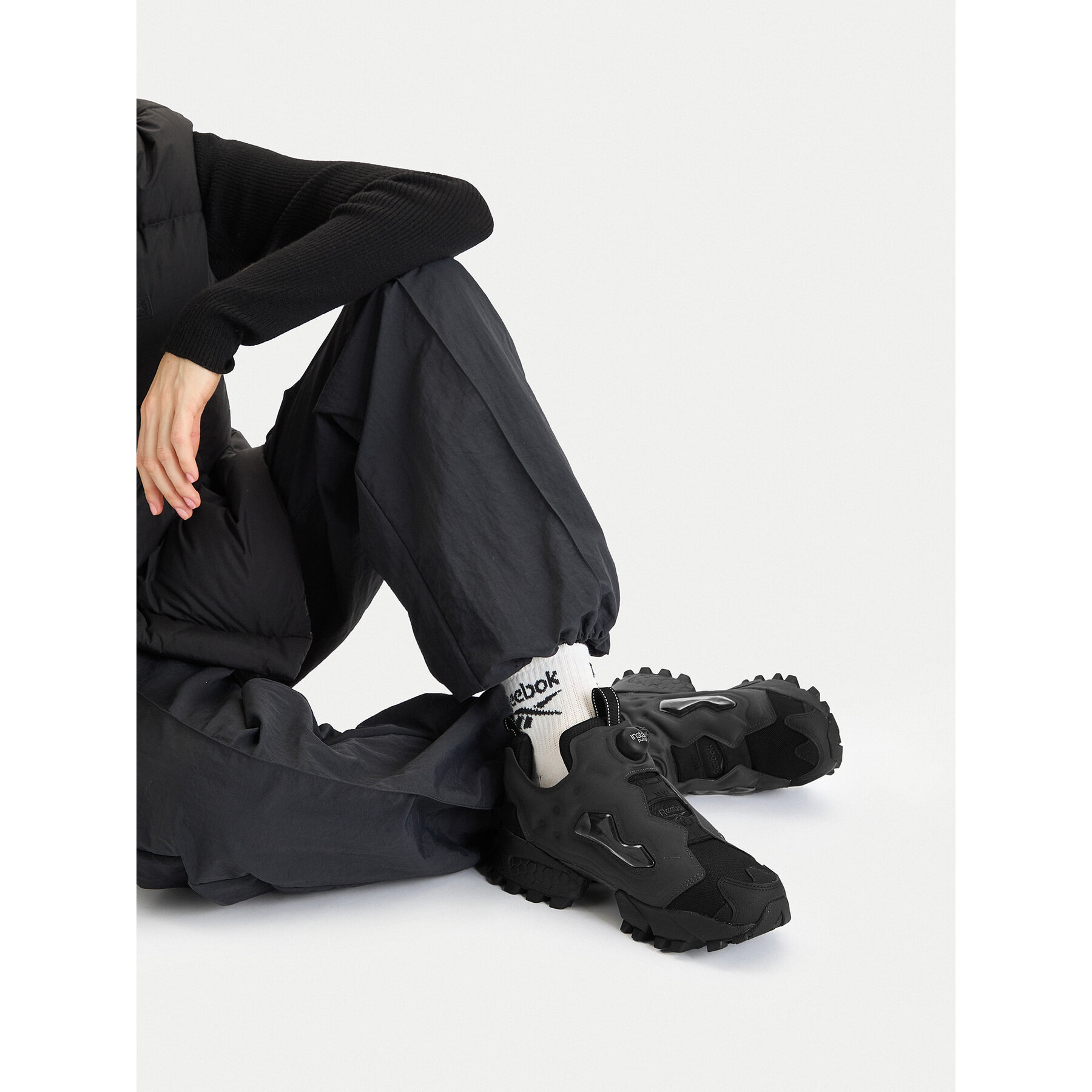 Sneakersy Reebok EO-INSTAPUMP FURY 94 WINTER 100230812 Čierna