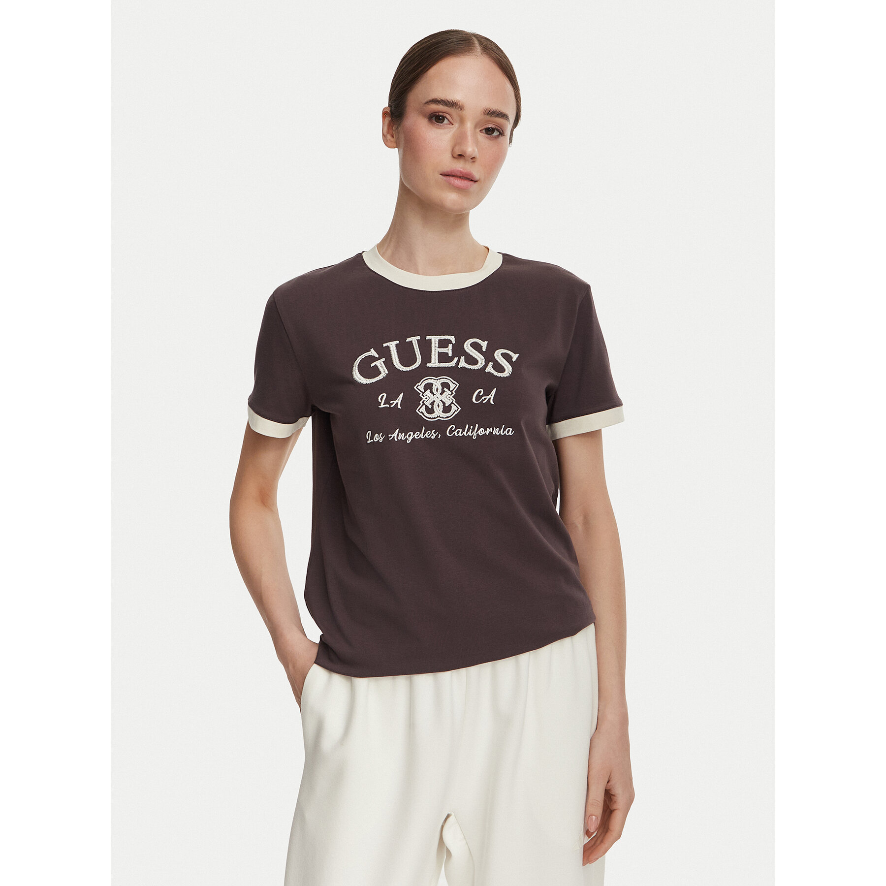 Guess T-shirt V6YI18 K4320 Smeđa Regular Fit