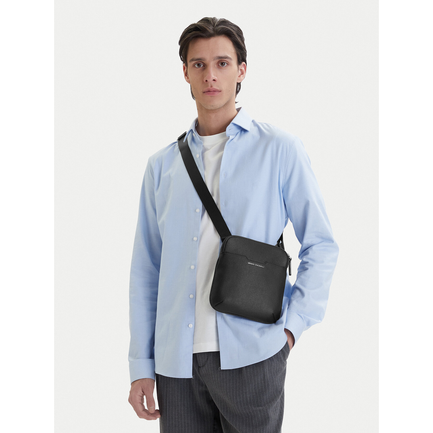 Crossover torbica Armani Exchange XM002586 AF22651 UC001 Crna