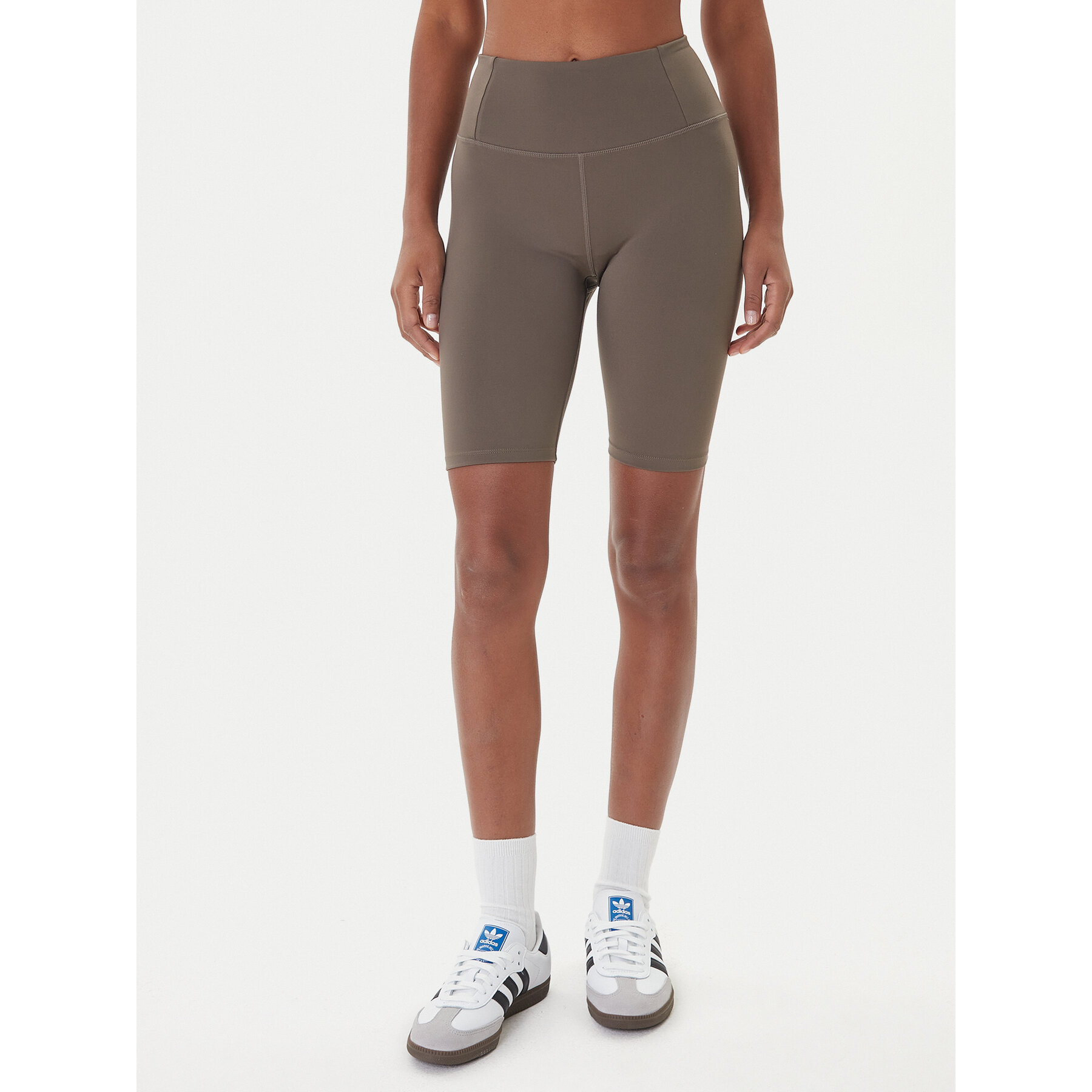 Girlfriend Collective Sportshorts Float 4023 Beige Slim Fit