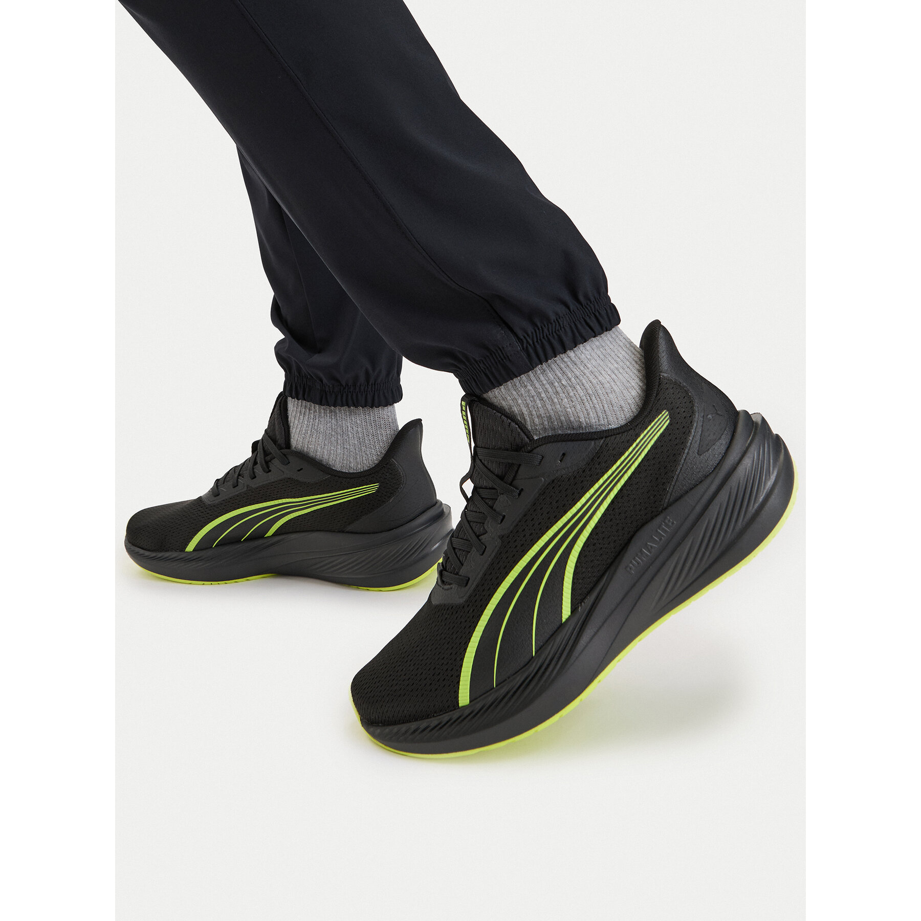 Sneakersy Puma Dasher Lite 312586 21 Čierna