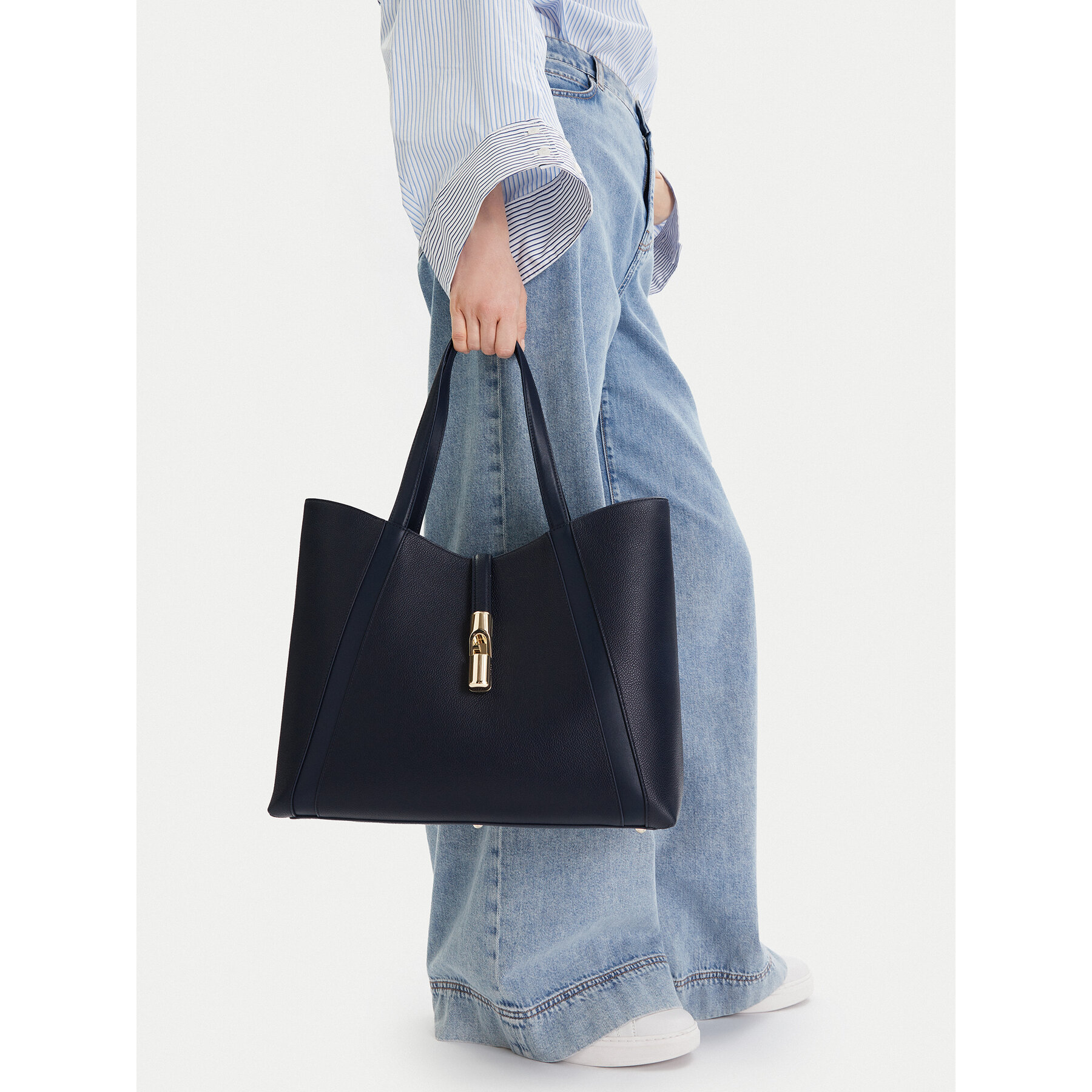 Дамска чанта Furla Goccia L WB01788 BX3353 KH 4852S Тъмносин