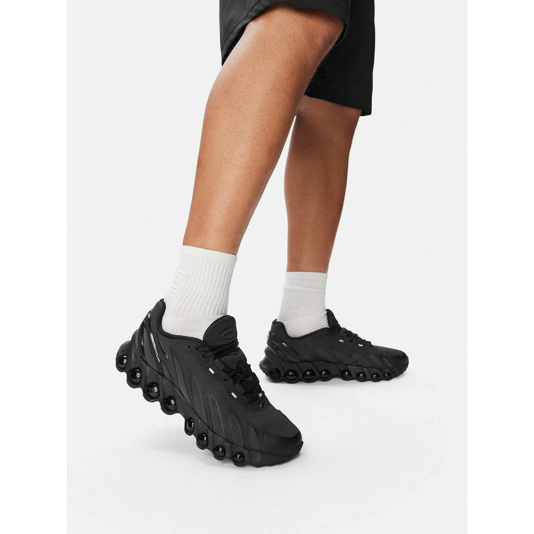 Sneakersy Nike Air Max DN8 FQ7860 002 Čierna